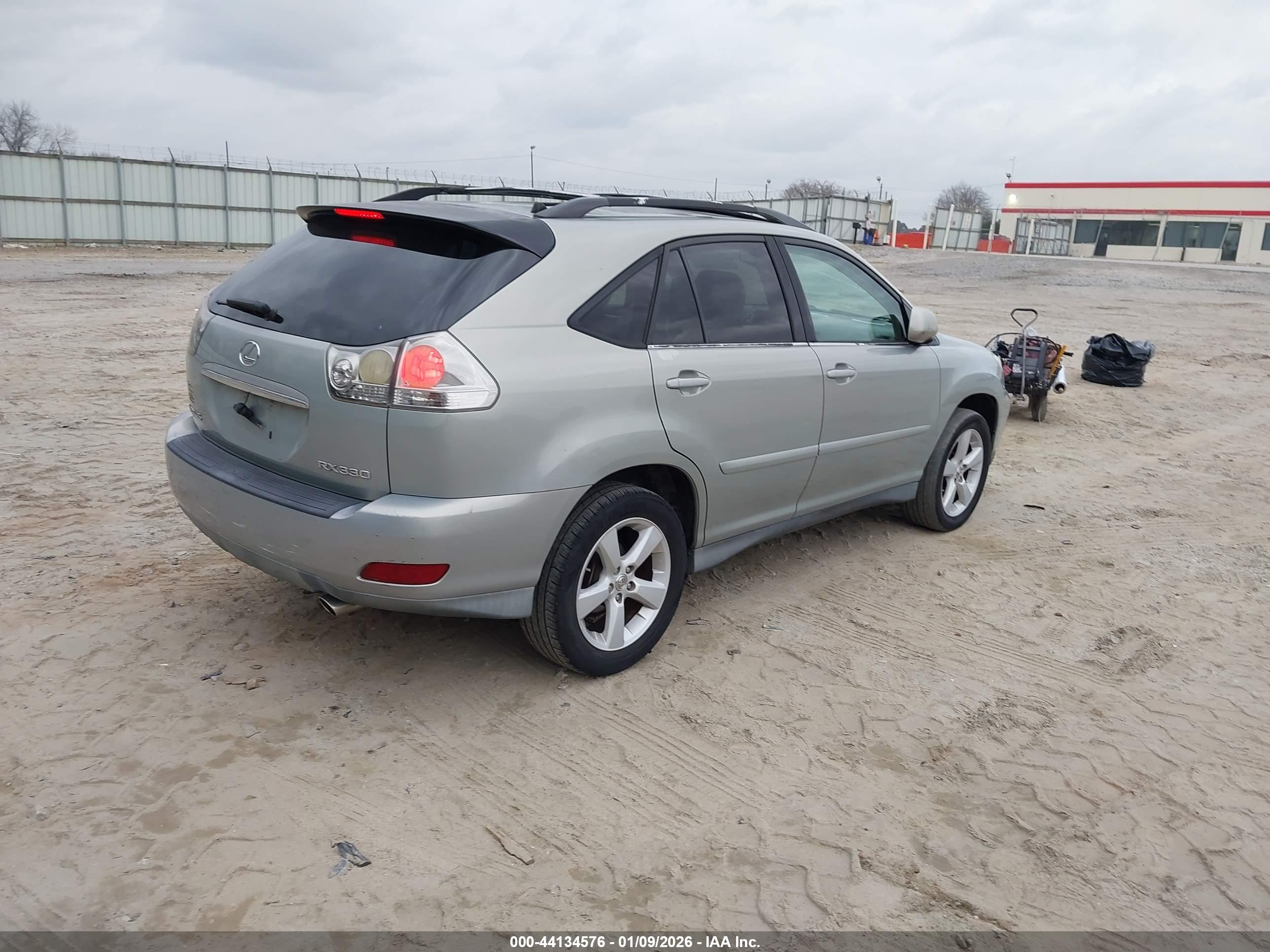 LEXUS RX image 4
