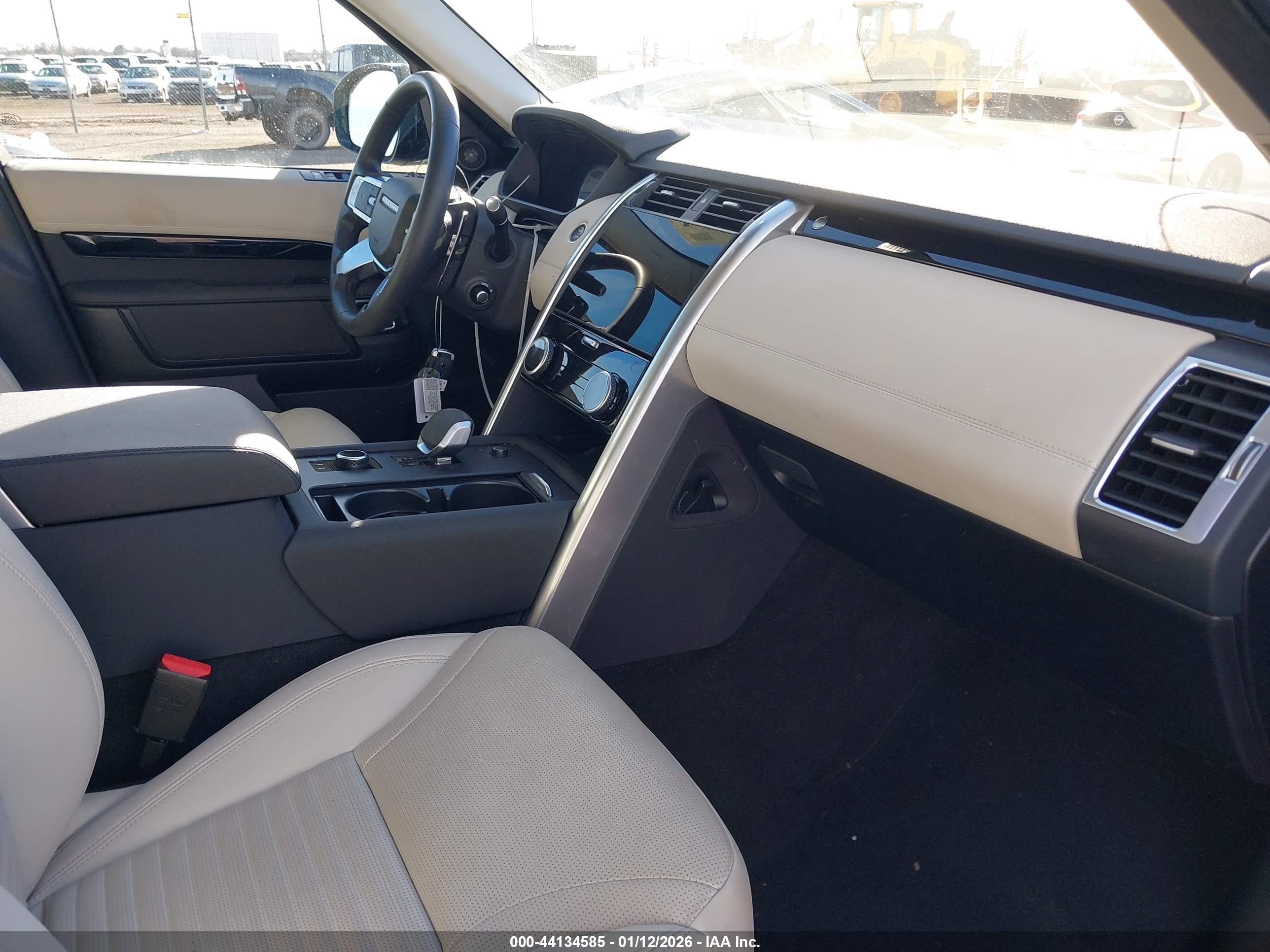 LAND ROVER image 5