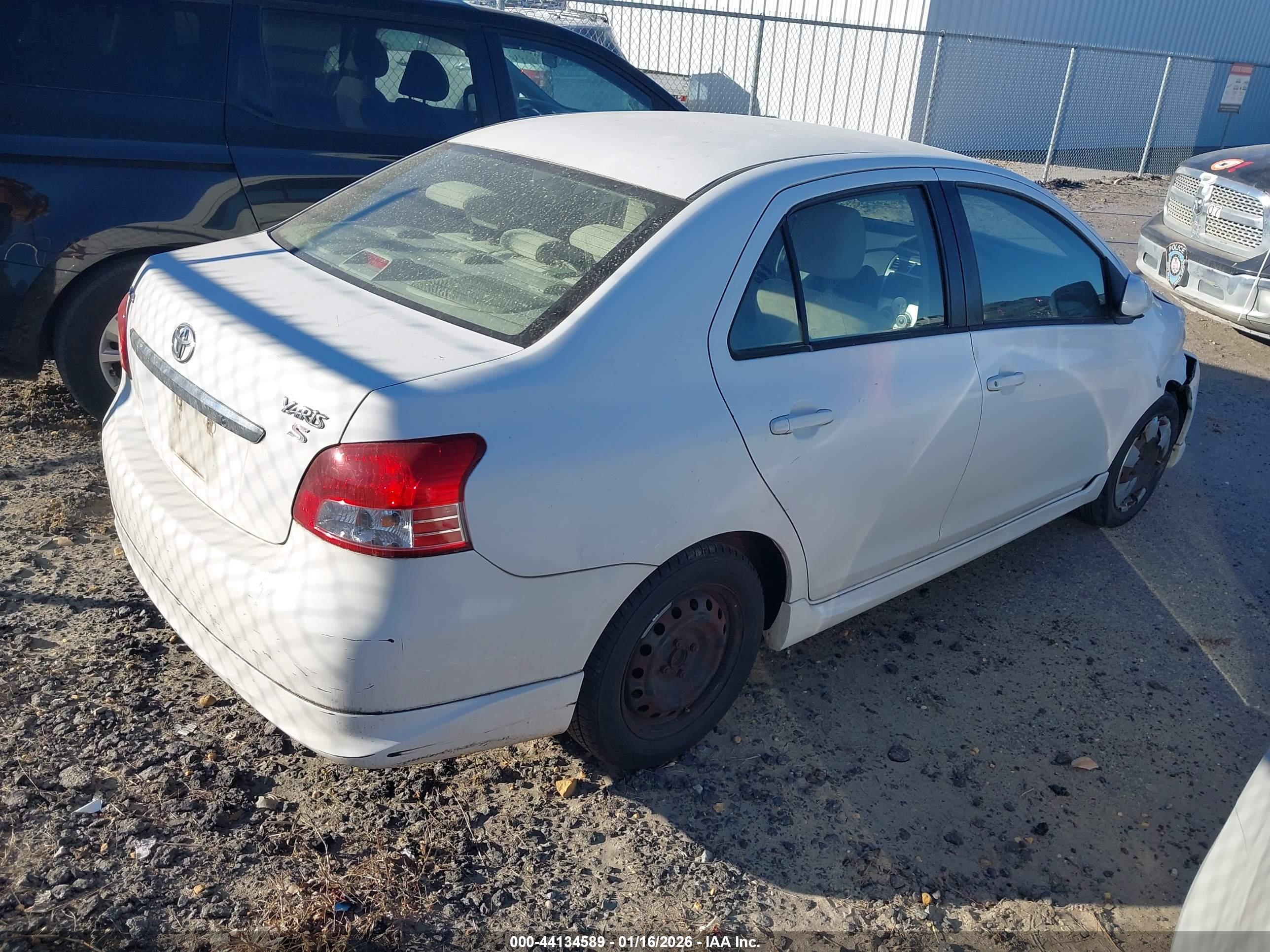 TOYOTA YARIS image 4
