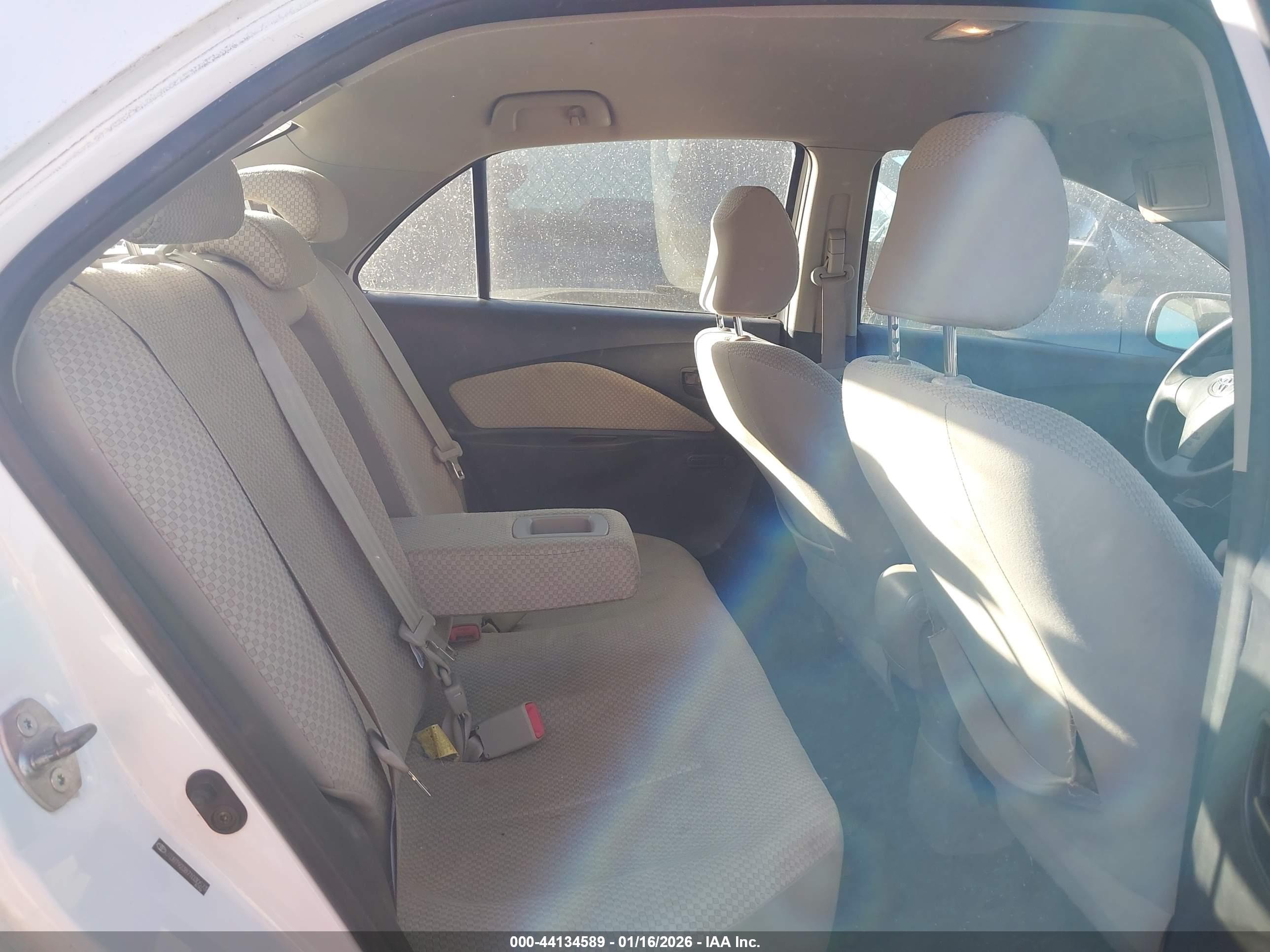 TOYOTA YARIS image 8