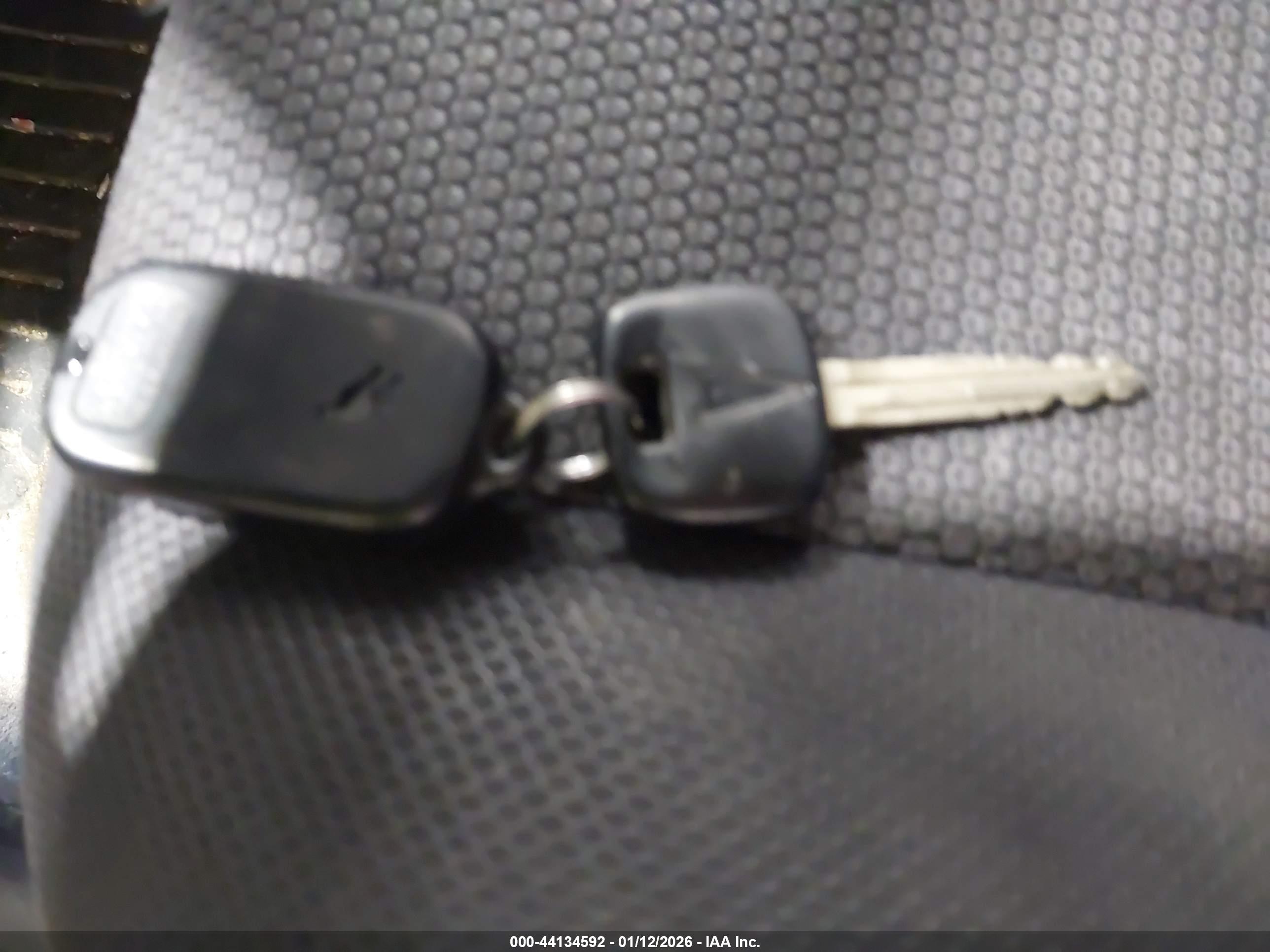 PONTIAC VIBE image 11