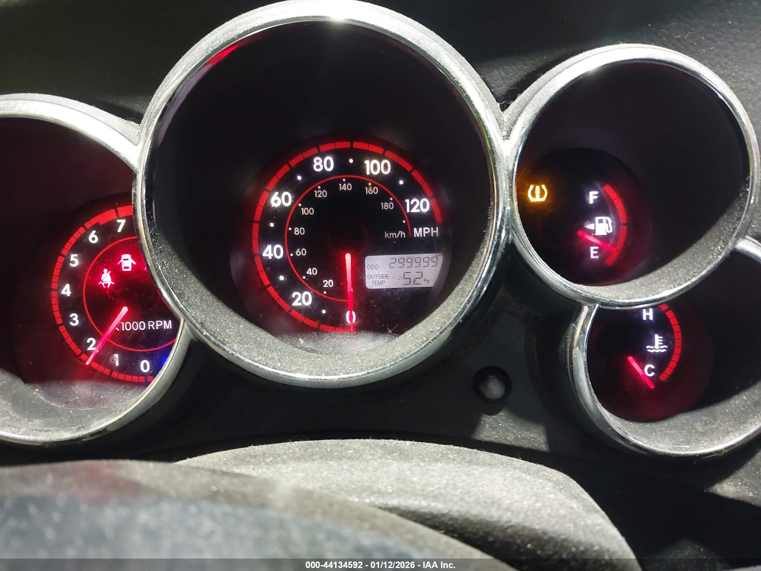 PONTIAC VIBE image 7
