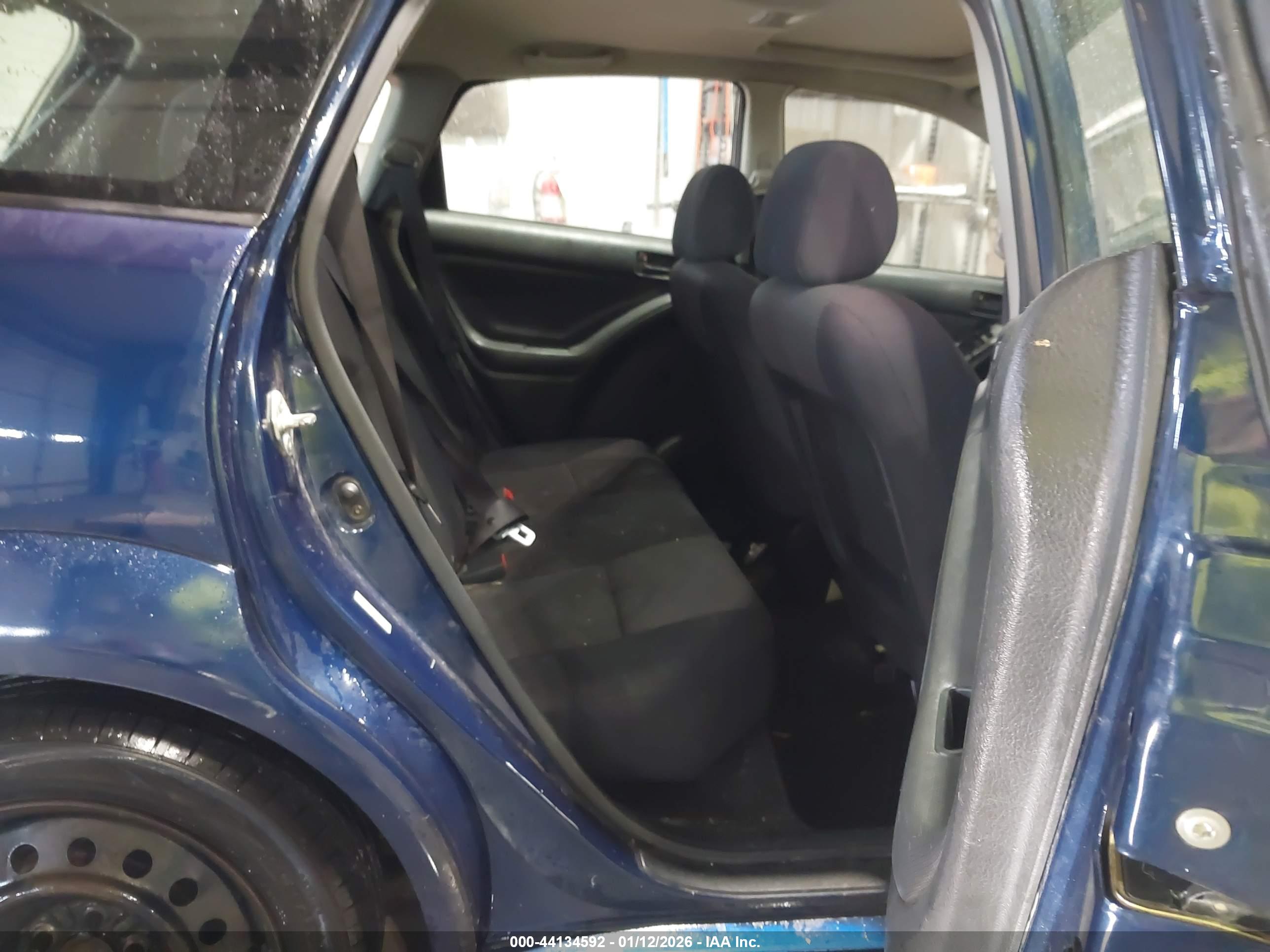 PONTIAC VIBE image 8