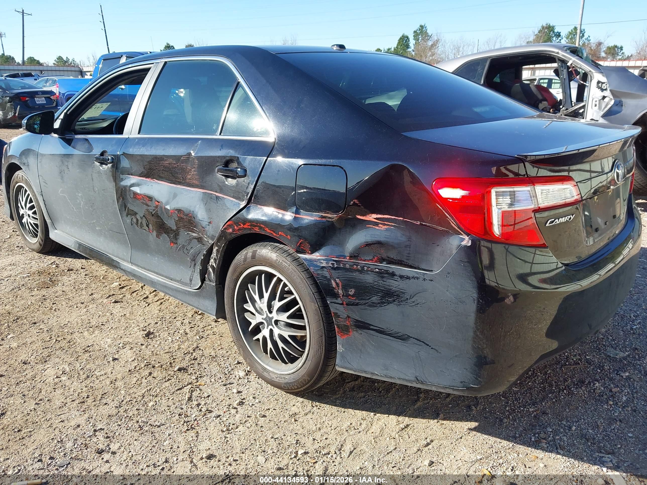 TOYOTA CAMRY image 3