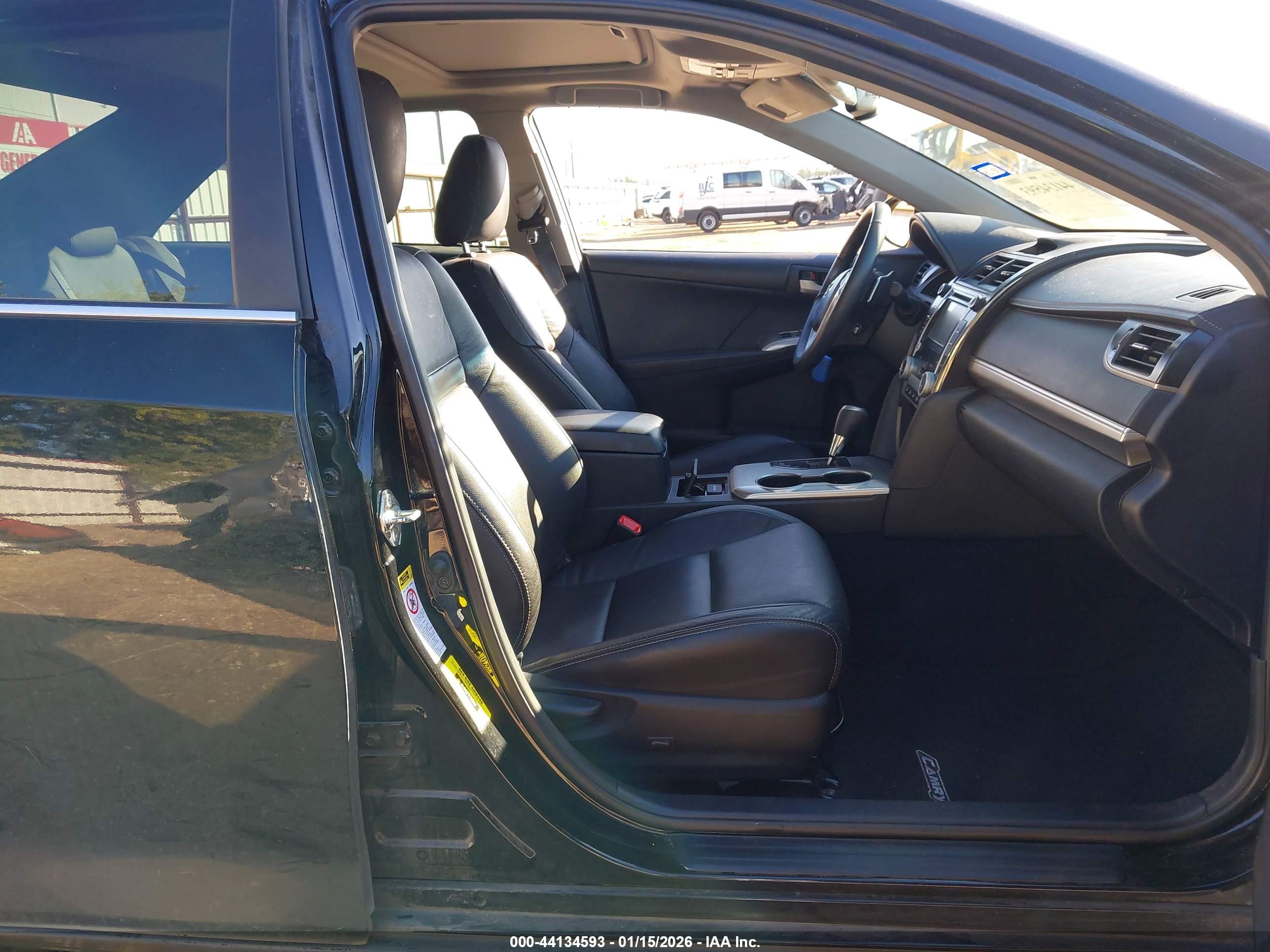 TOYOTA CAMRY image 5