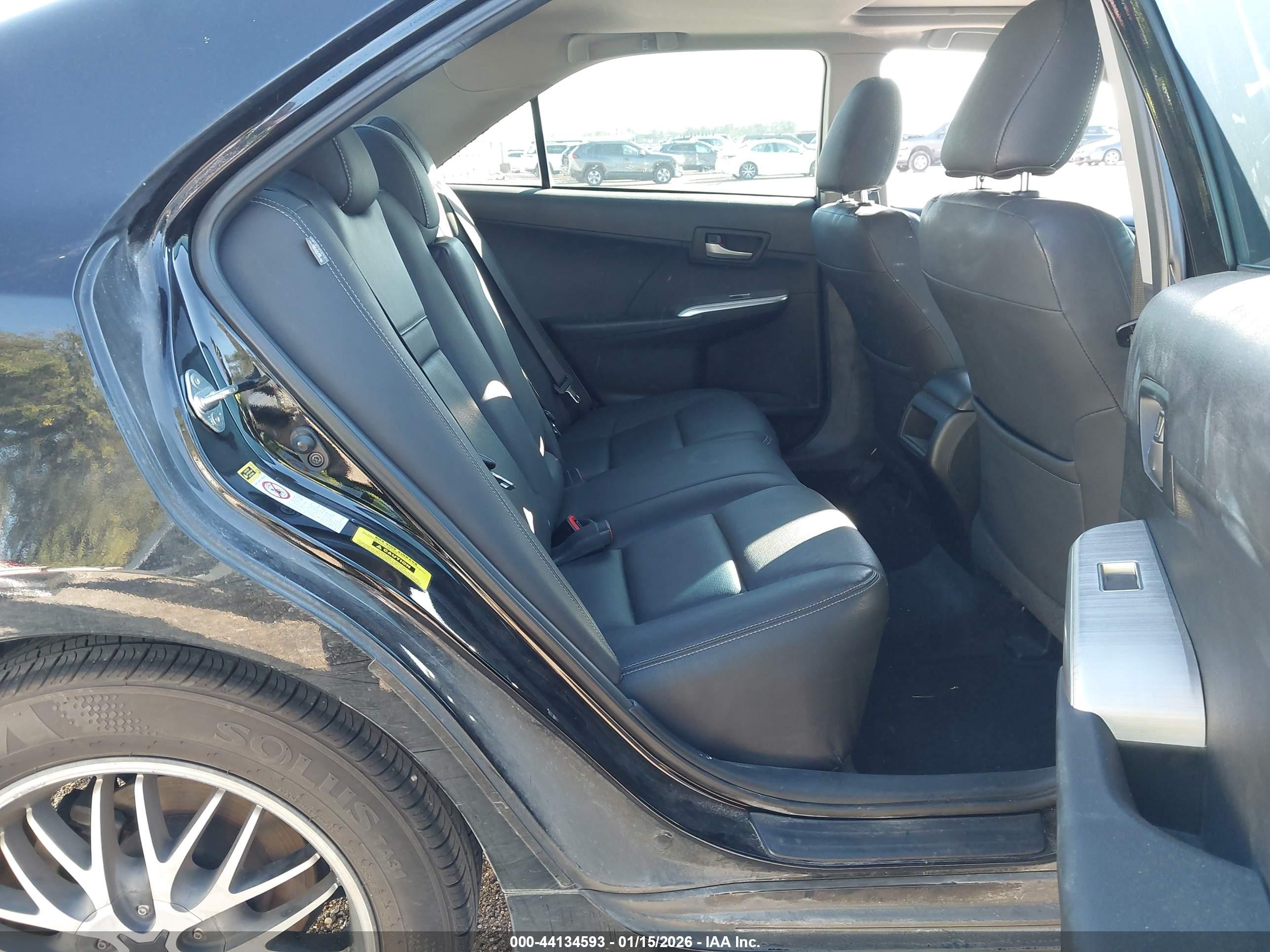 TOYOTA CAMRY image 8