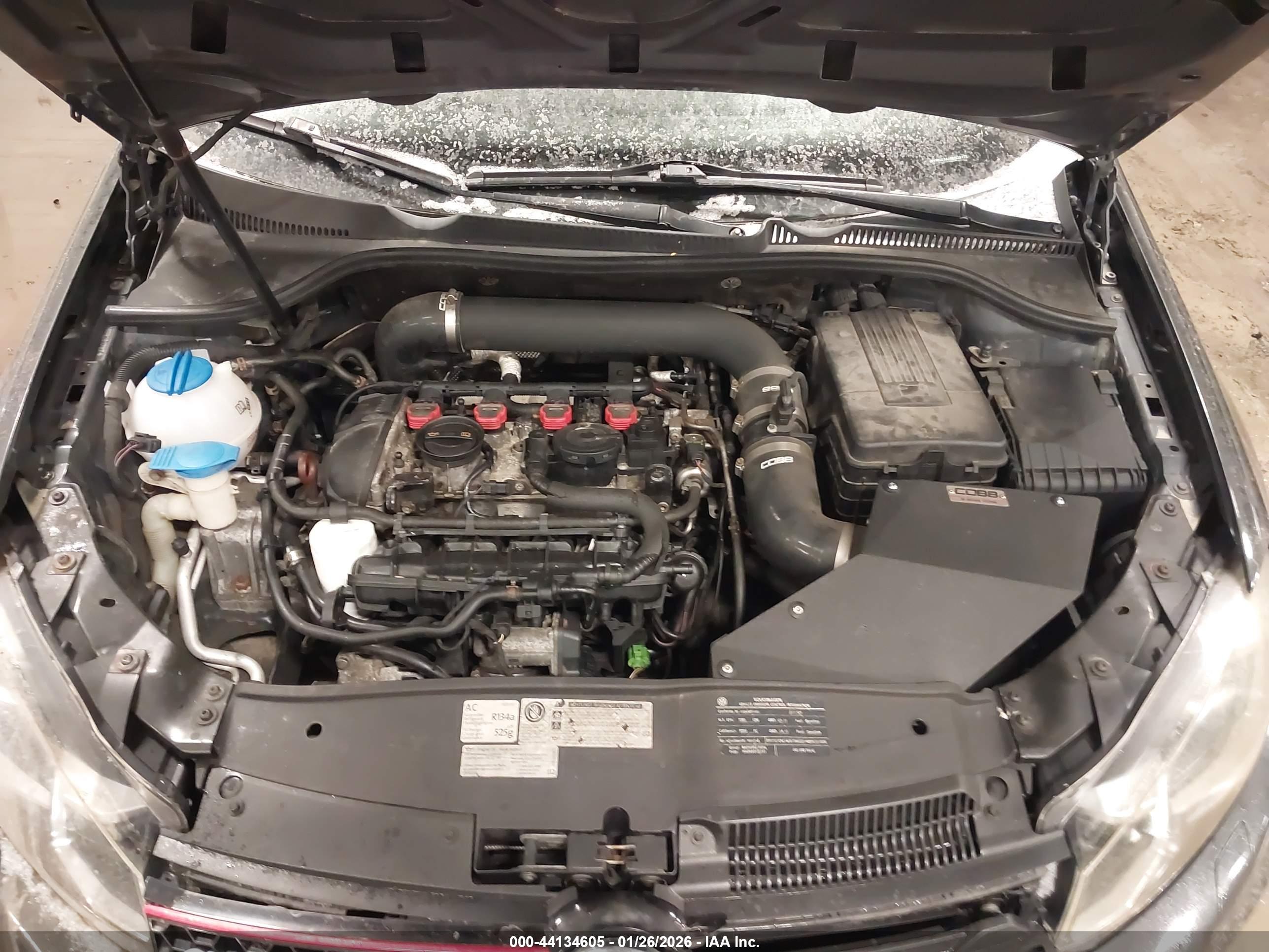 VOLKSWAGEN GTI image 10