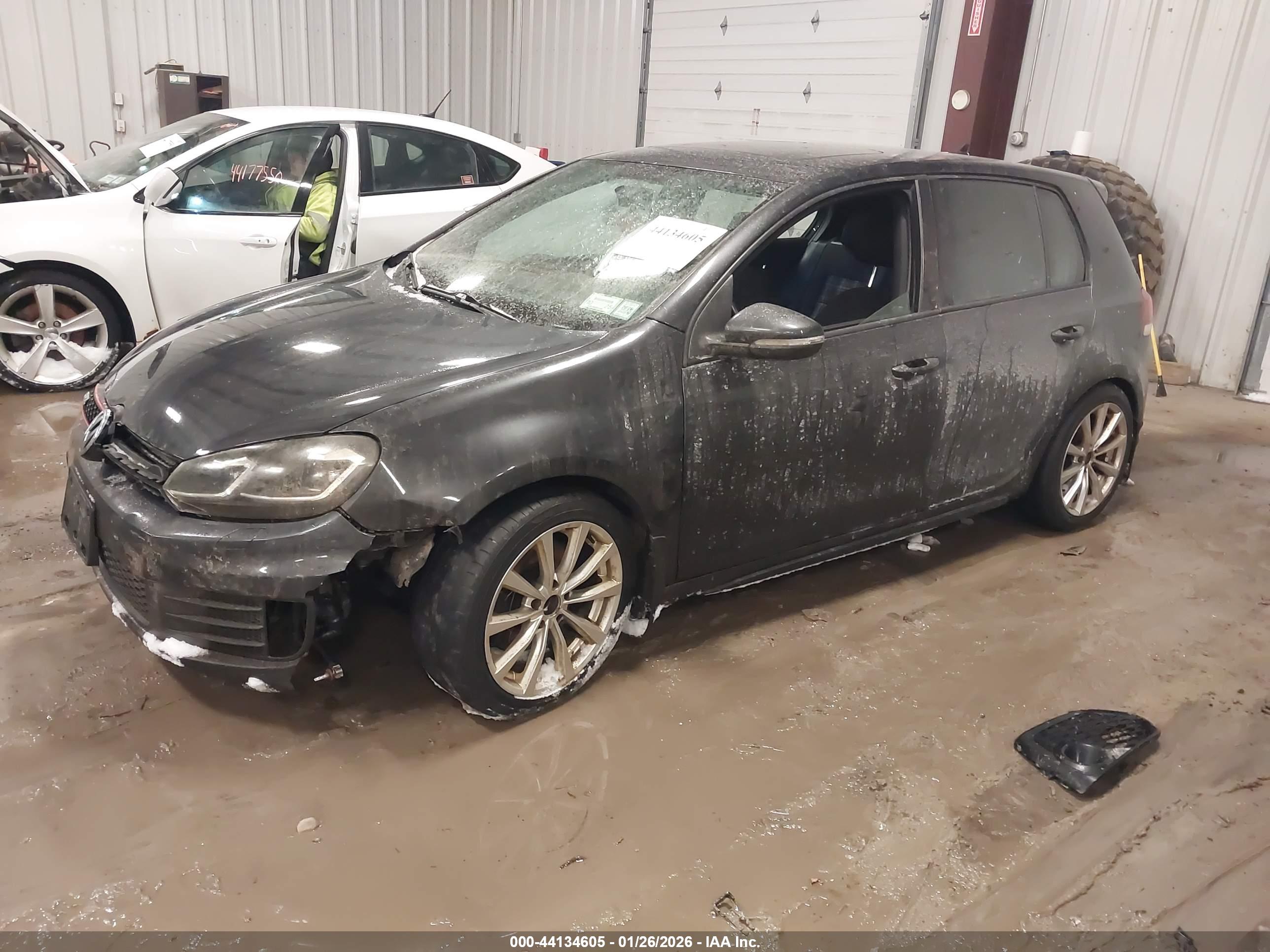VOLKSWAGEN GTI image 2