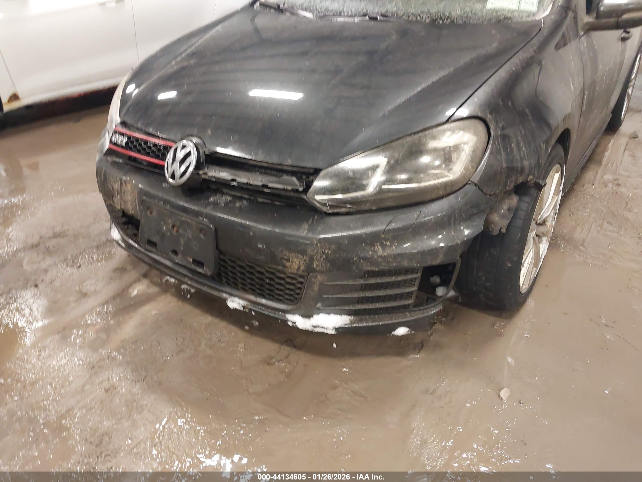 VOLKSWAGEN GTI image 6
