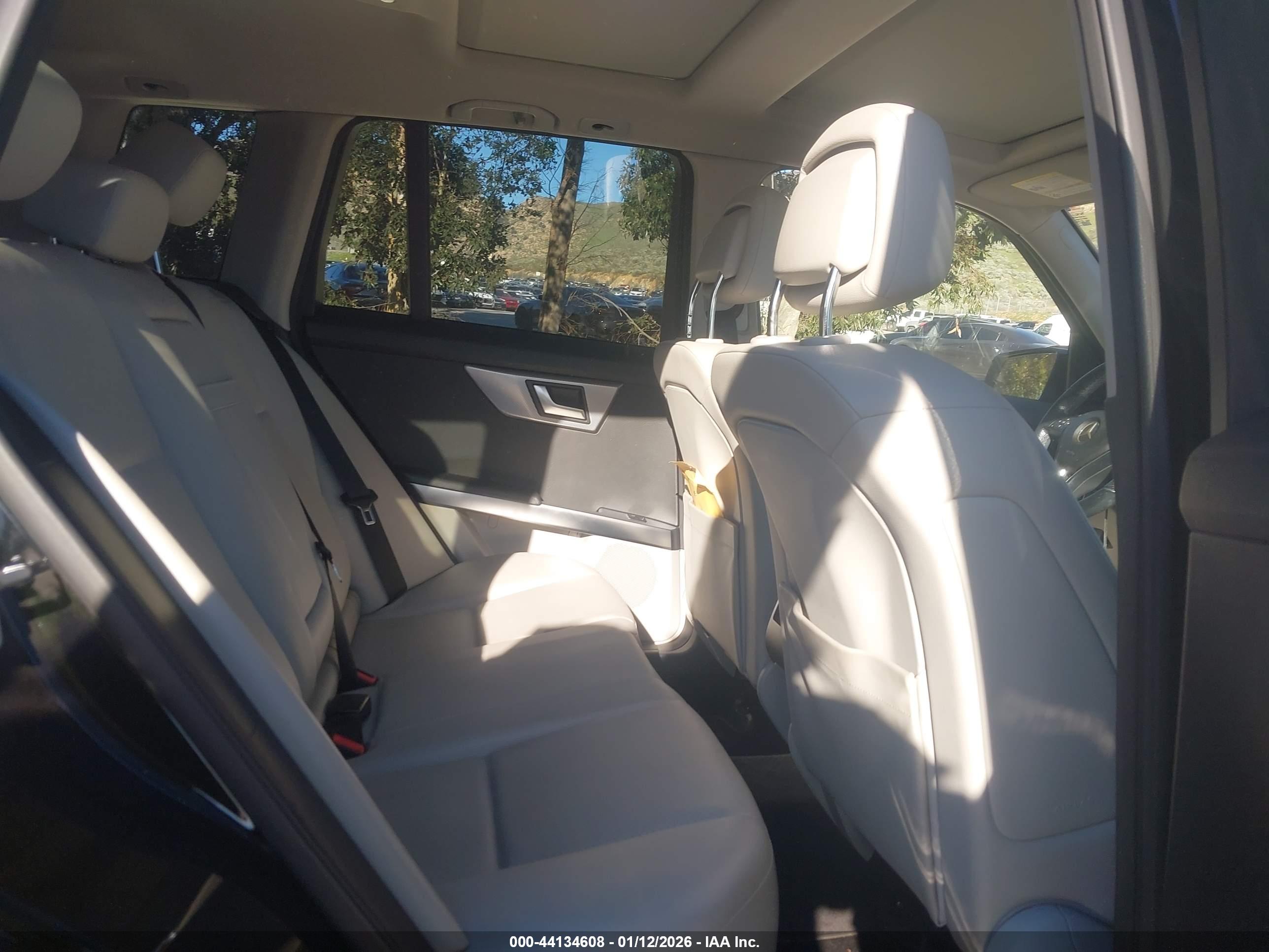 MERCEDES-BENZ GLK image 8
