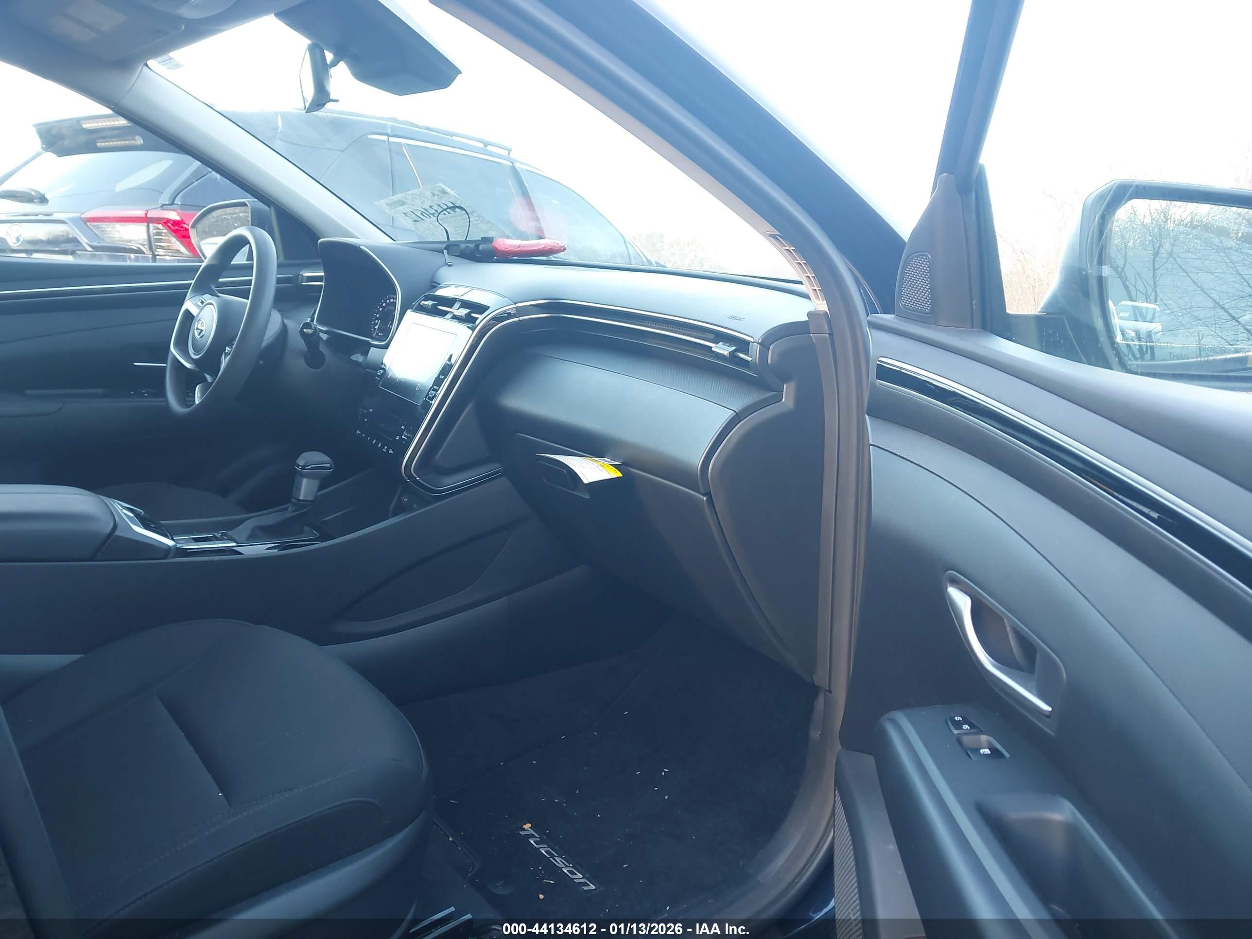 HYUNDAI TUCSON image 5