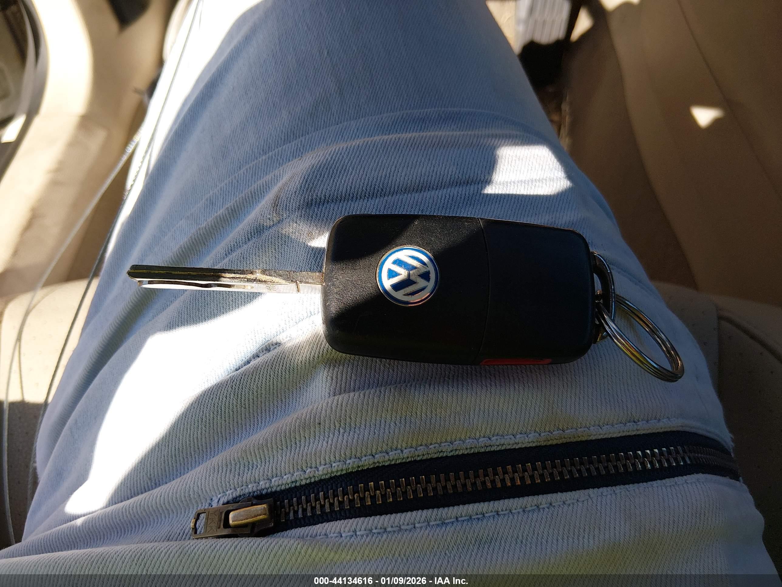 VOLKSWAGEN EOS image 11