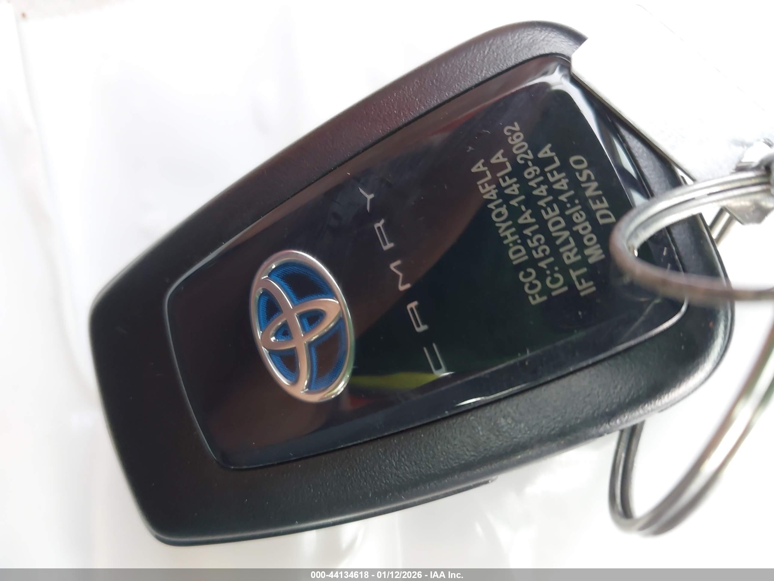 TOYOTA CAMRY image 11