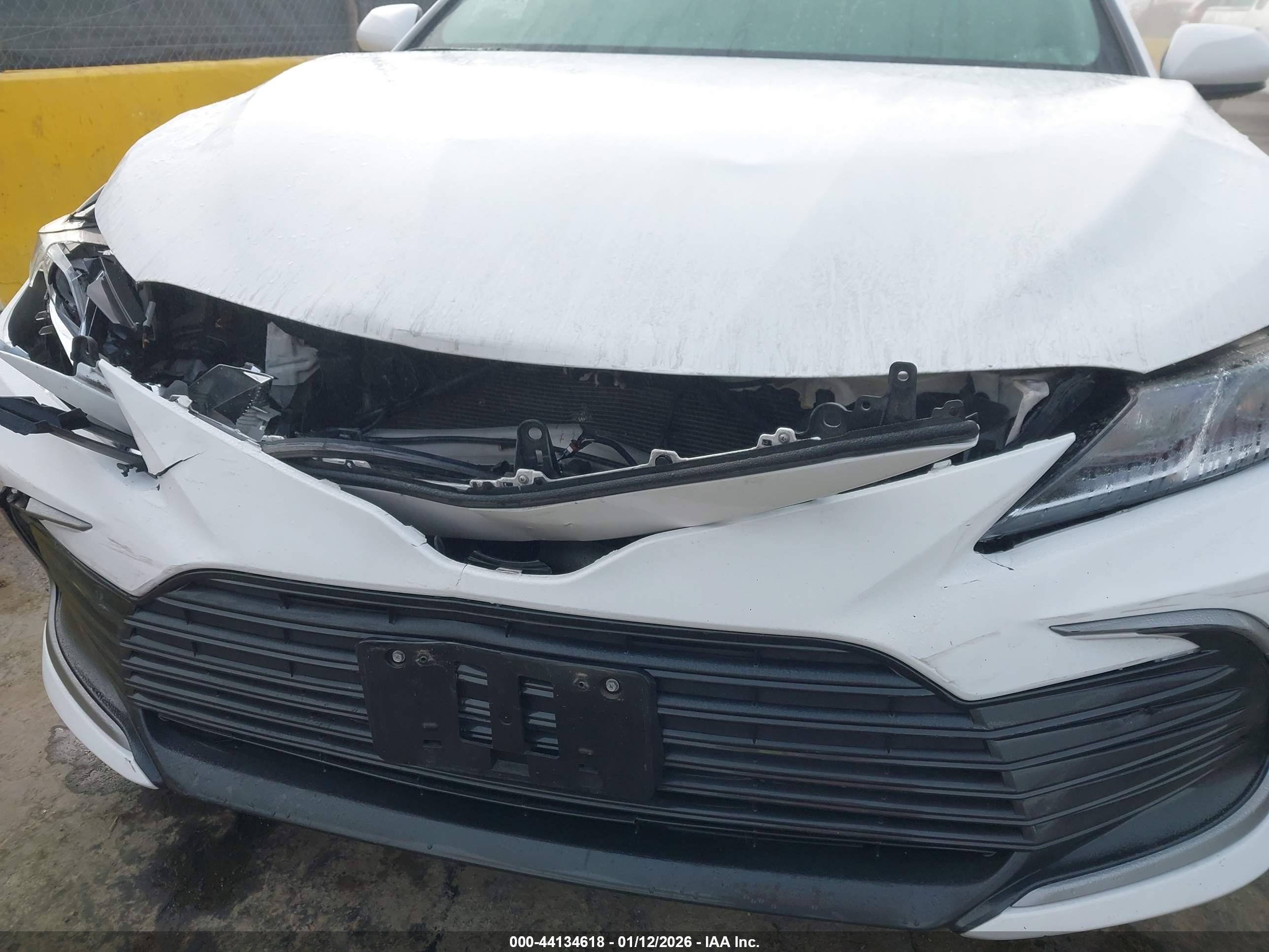 TOYOTA CAMRY image 6