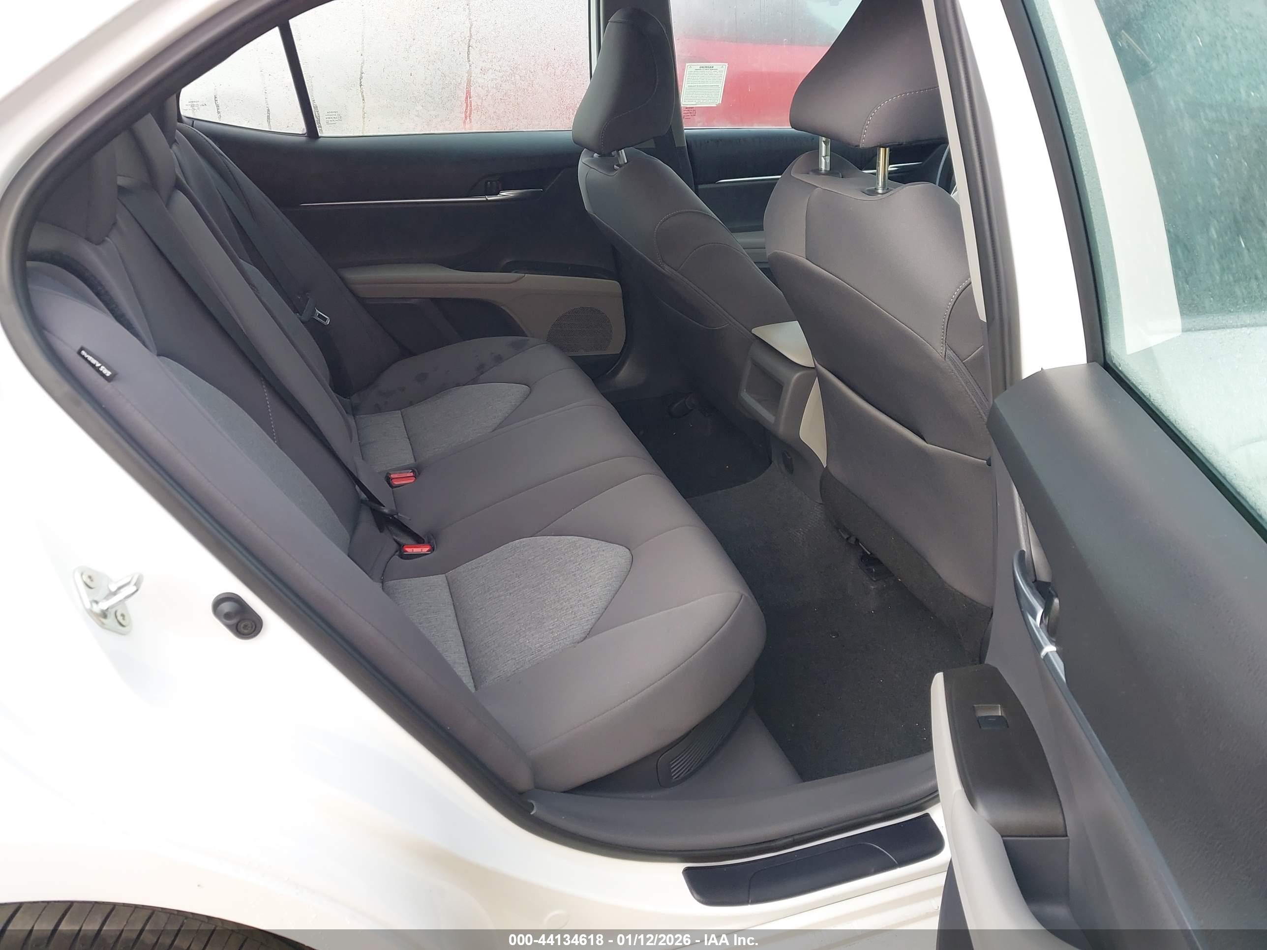 TOYOTA CAMRY image 8