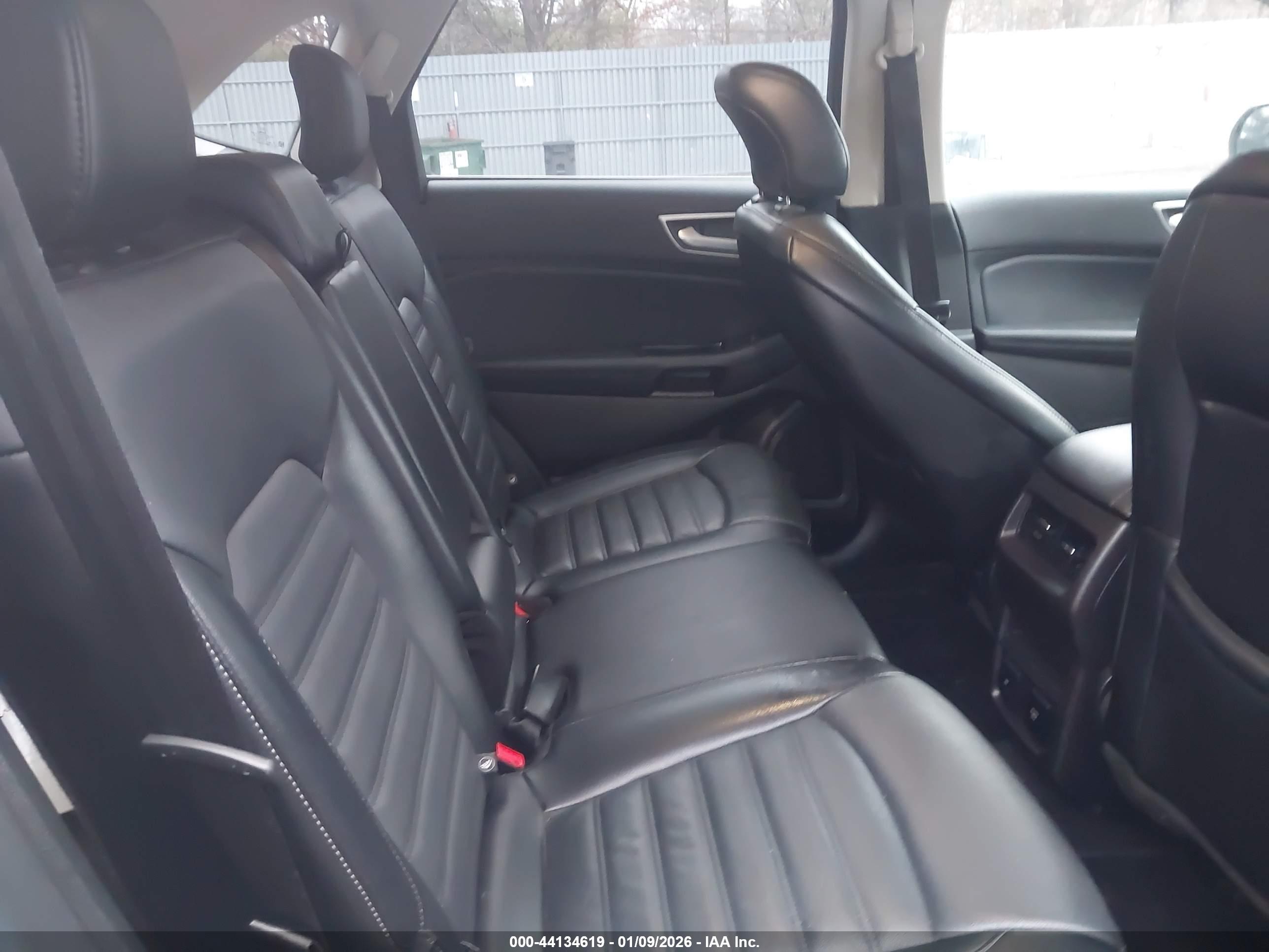 FORD EDGE image 8