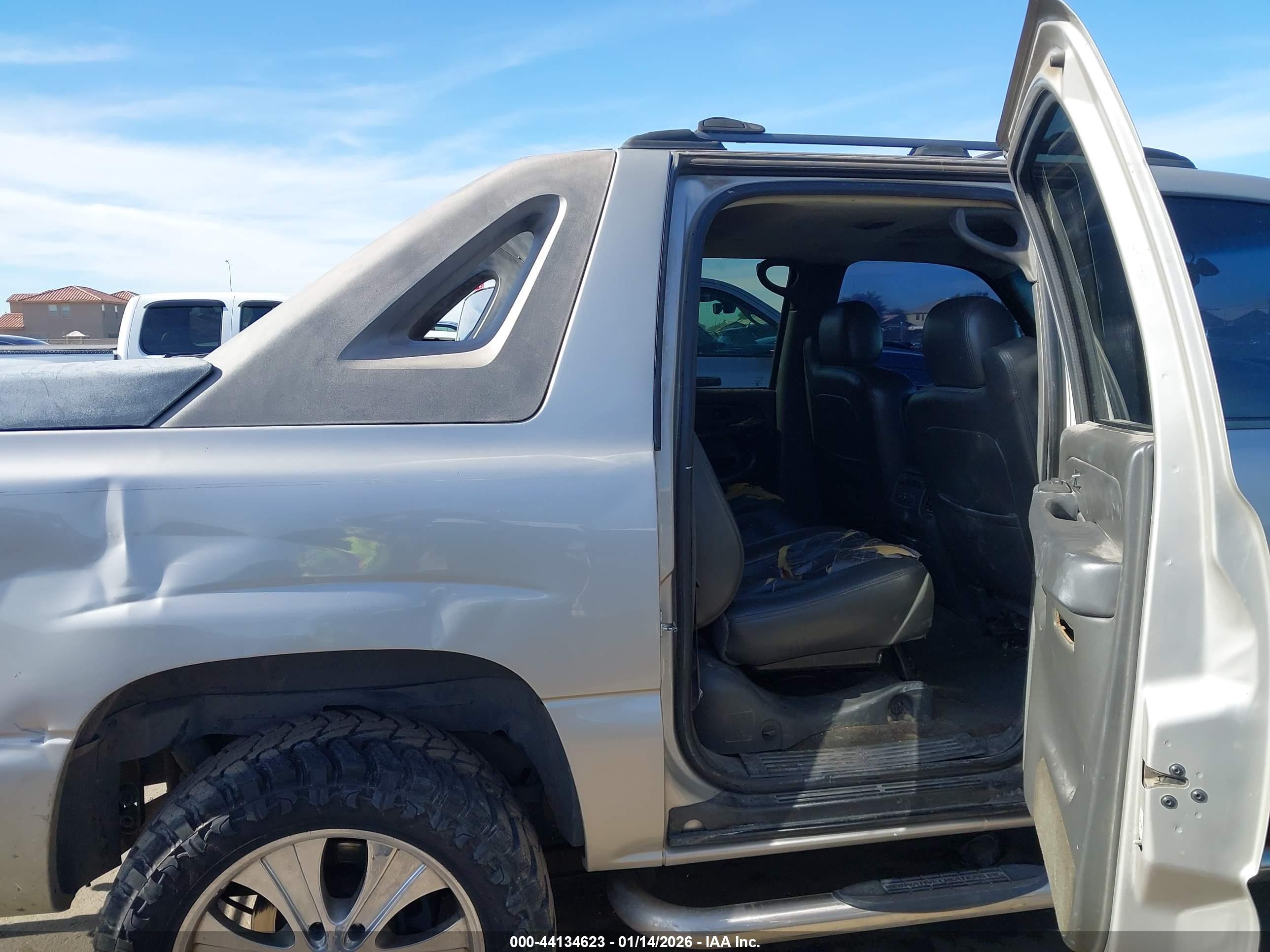 CHEVROLET AVALANCHE image 8