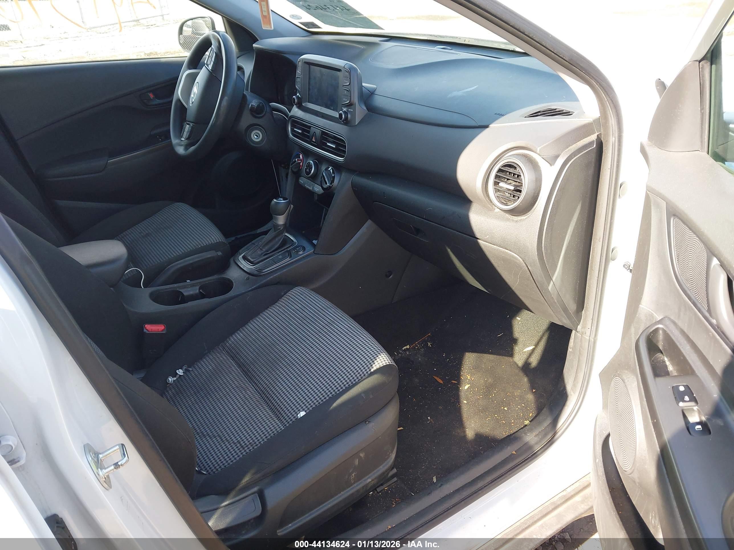 HYUNDAI KONA image 5