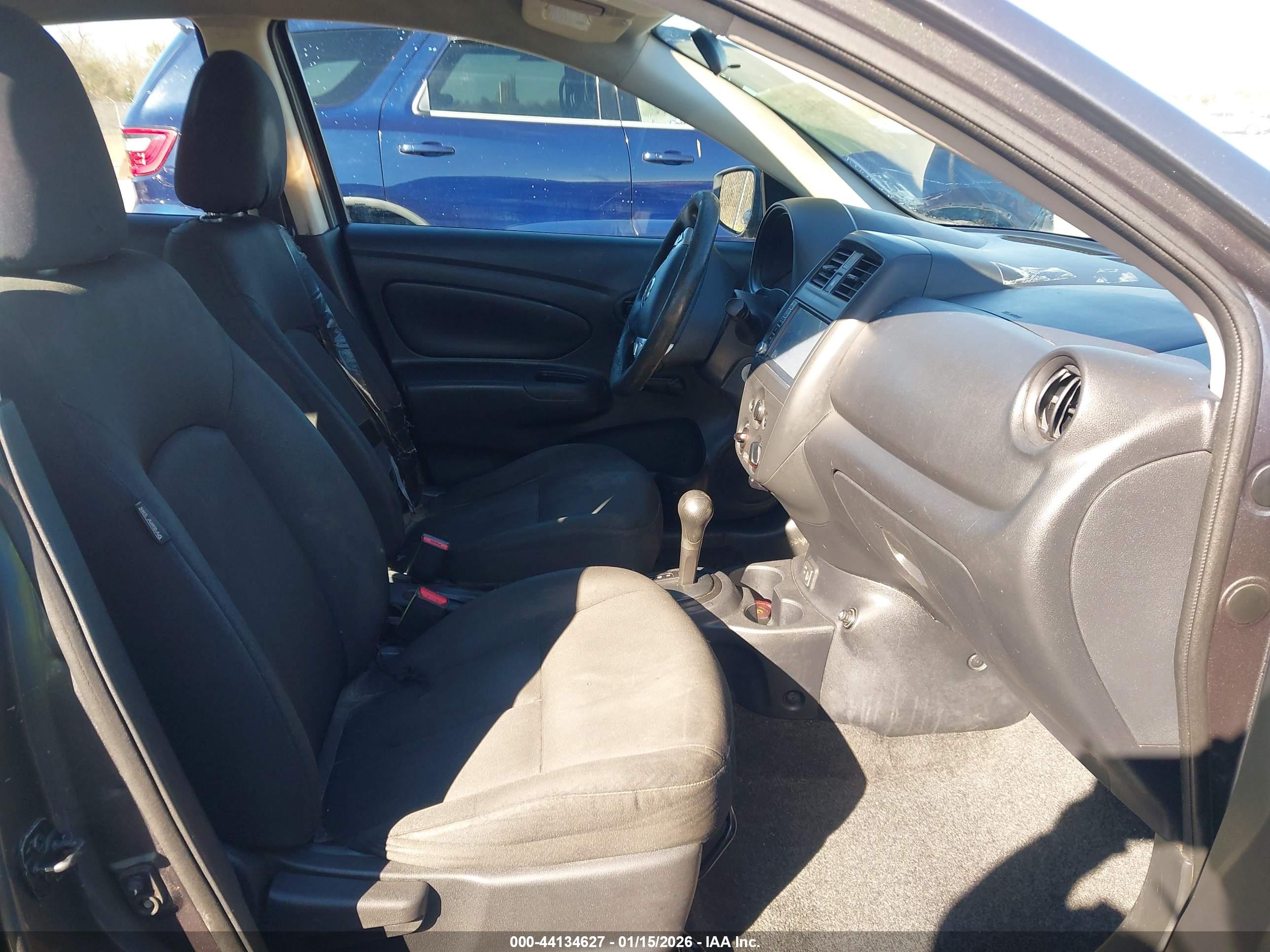 NISSAN VERSA image 5