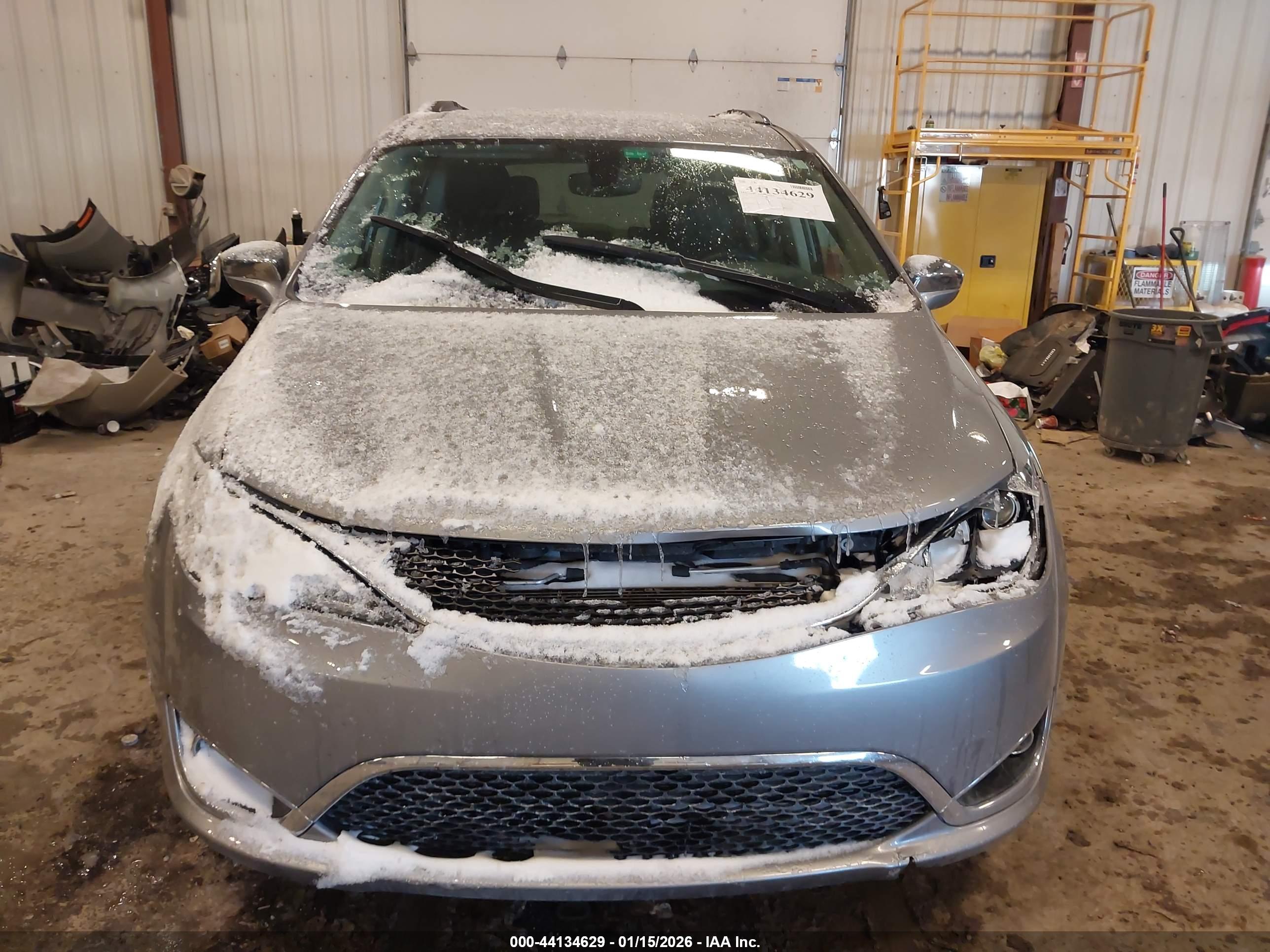 CHRYSLER PACIFICA image 6