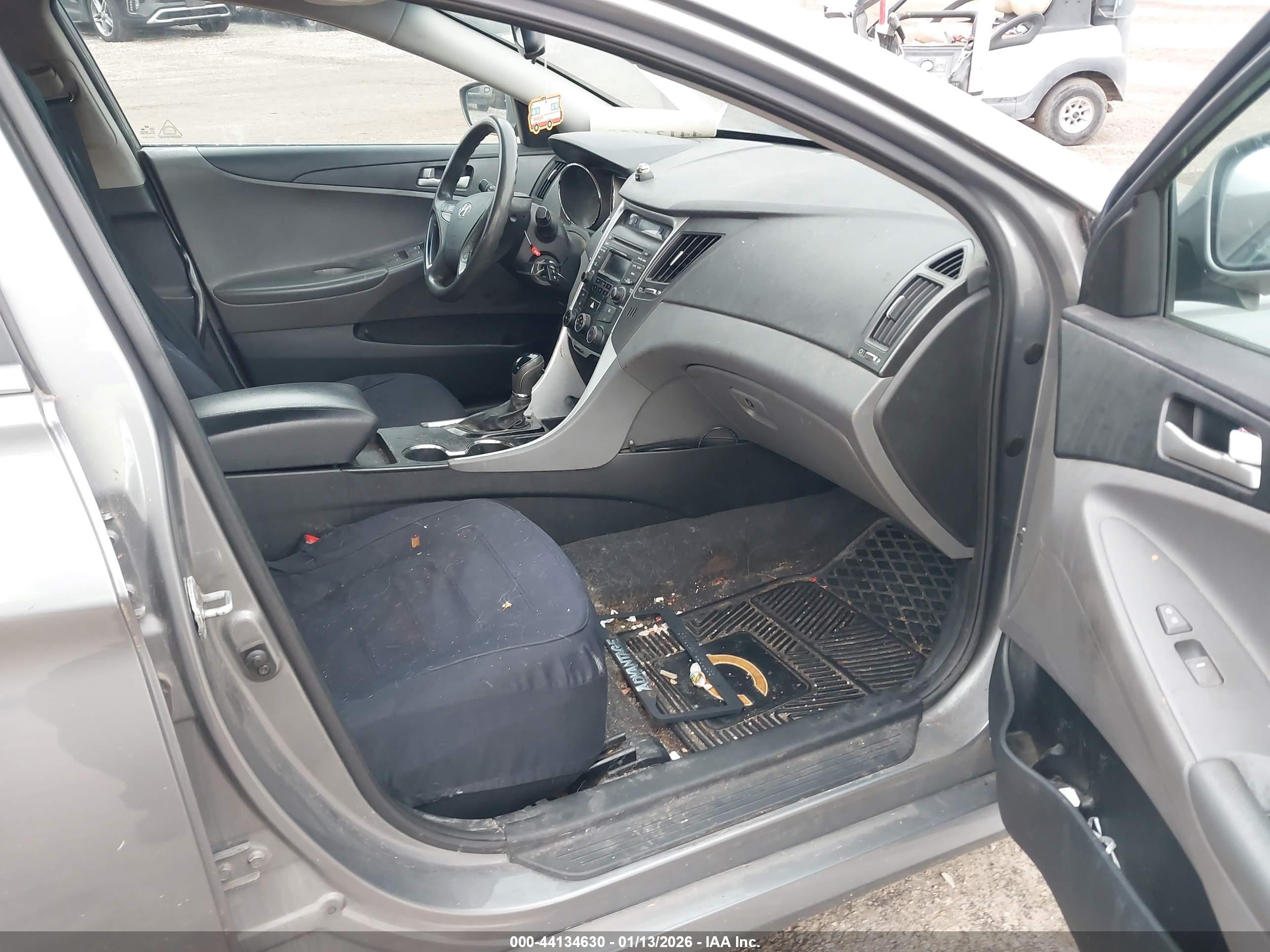 HYUNDAI SONATA image 5