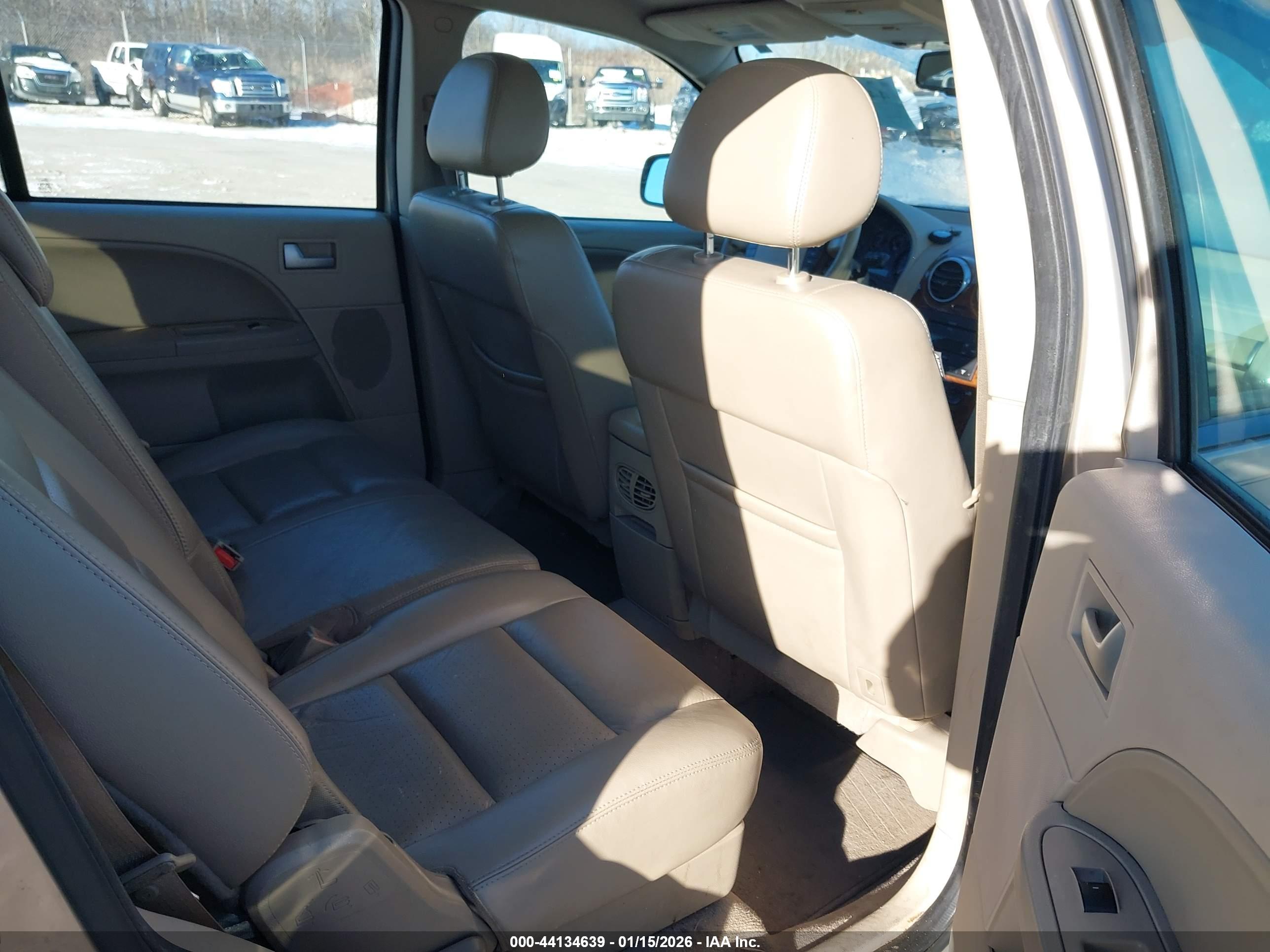 FORD FREESTYLE image 8