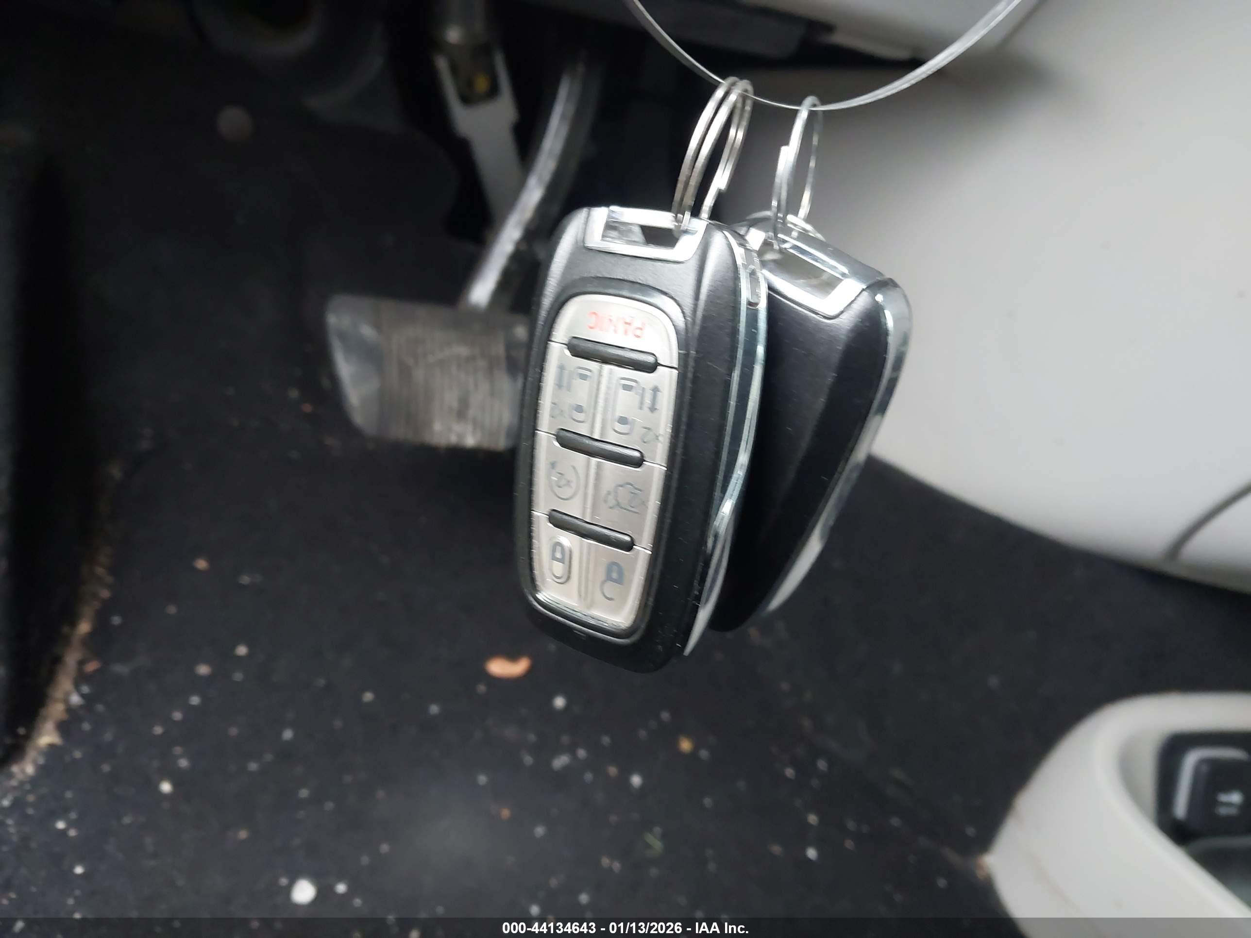 CHRYSLER PACIFICA image 11