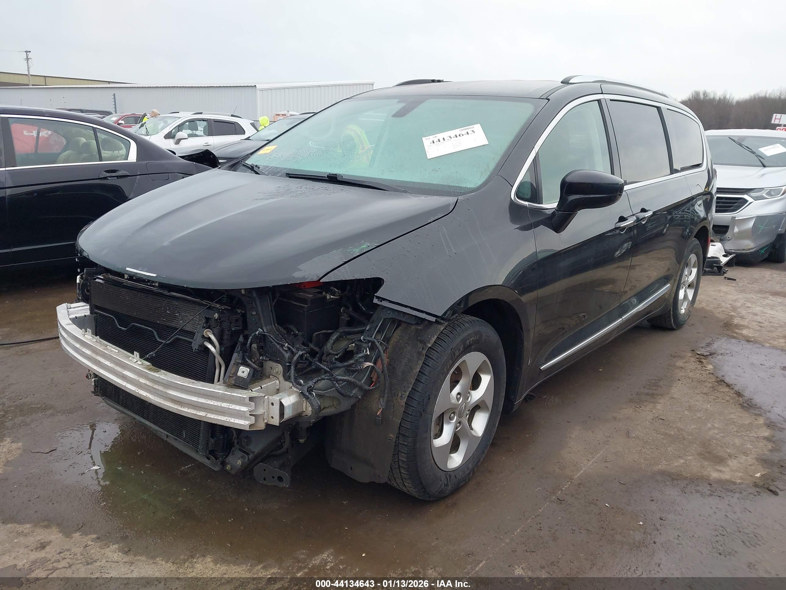 CHRYSLER PACIFICA image 2