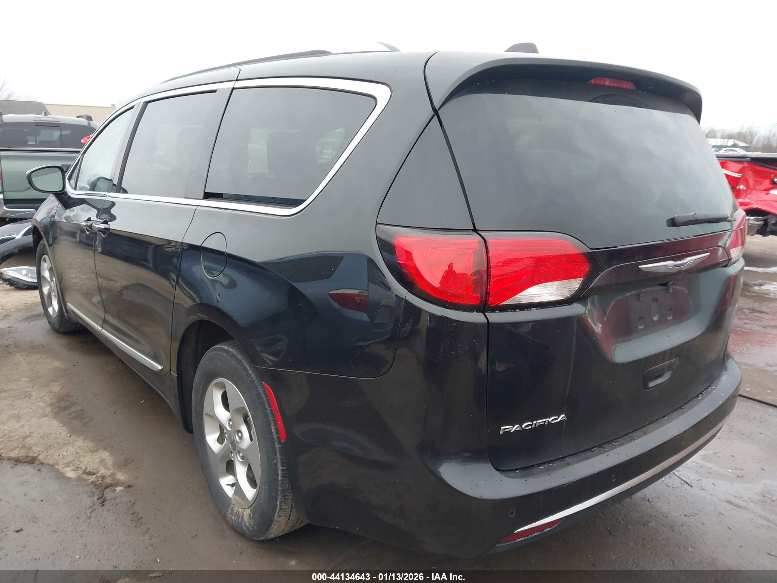 CHRYSLER PACIFICA image 3
