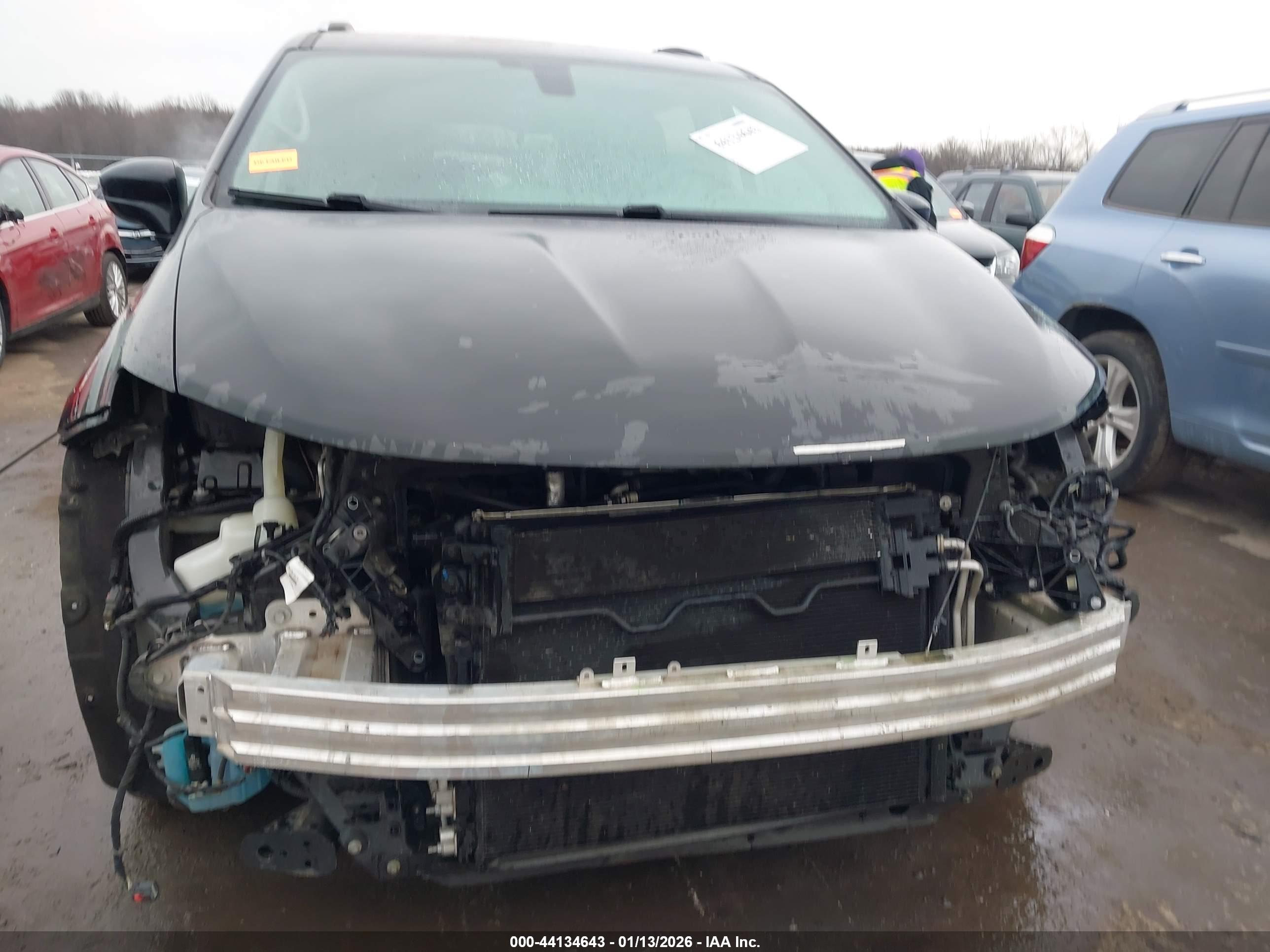 CHRYSLER PACIFICA image 6