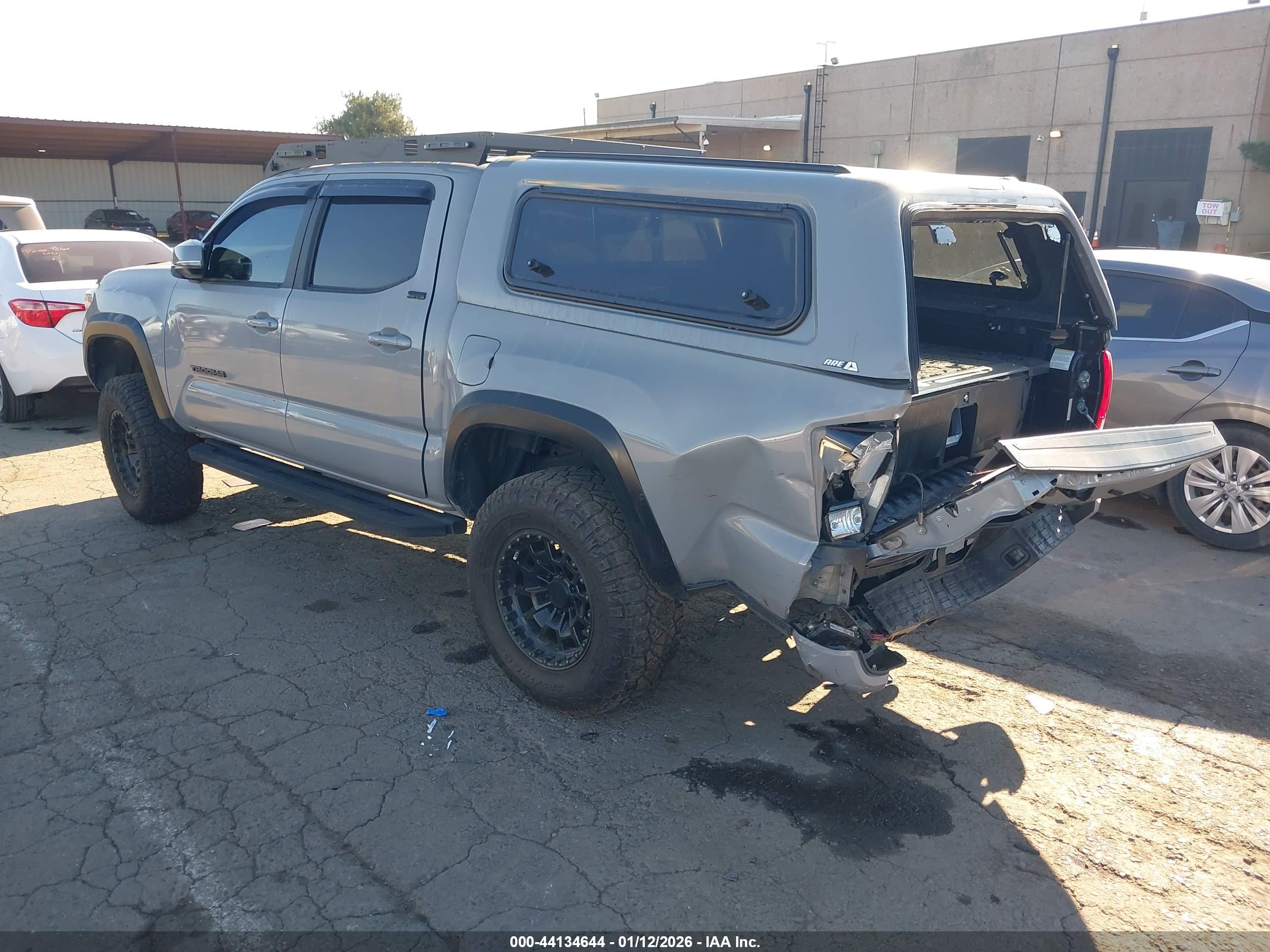 TOYOTA TACOMA image 3
