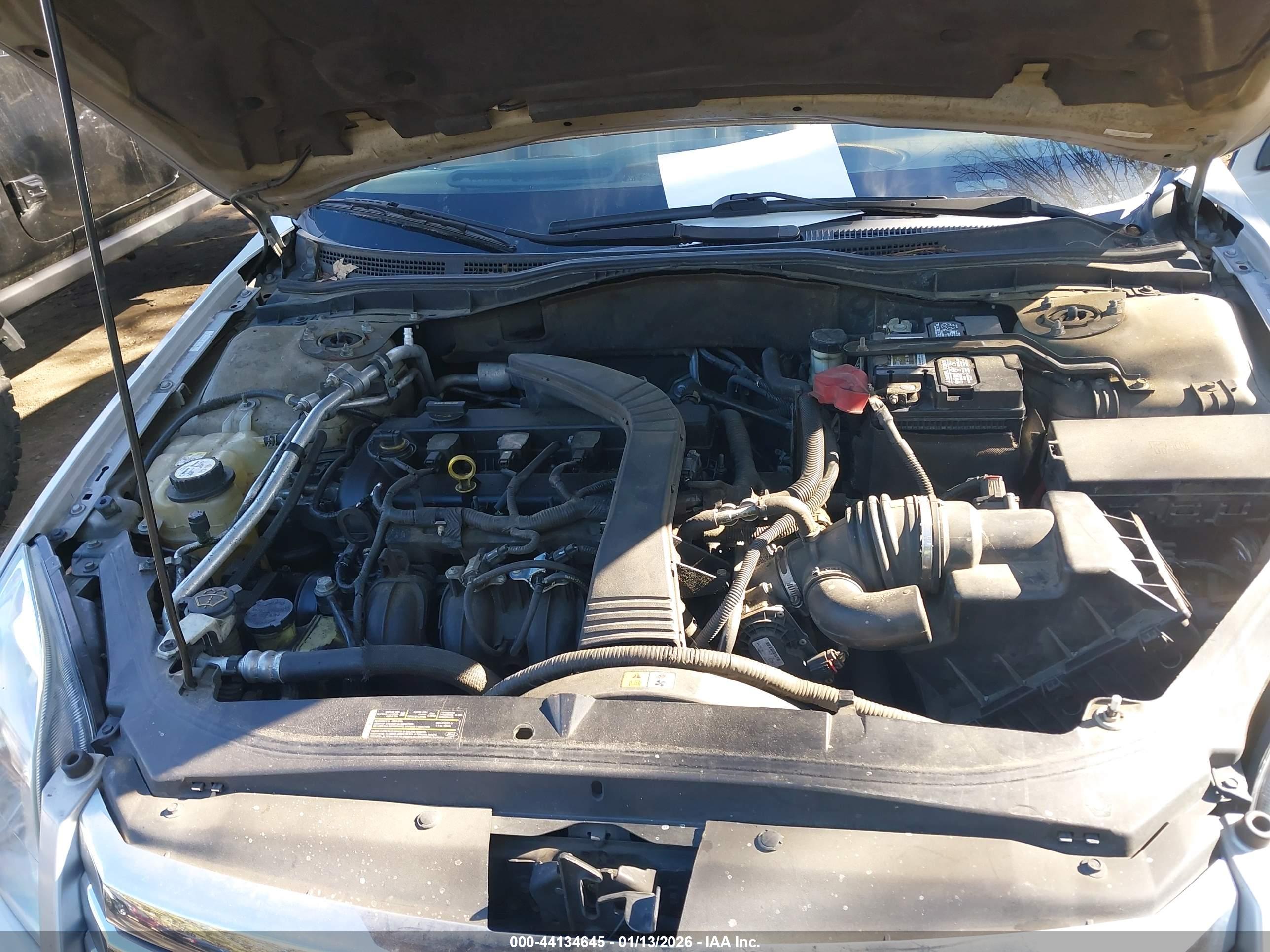 FORD FUSION image 10