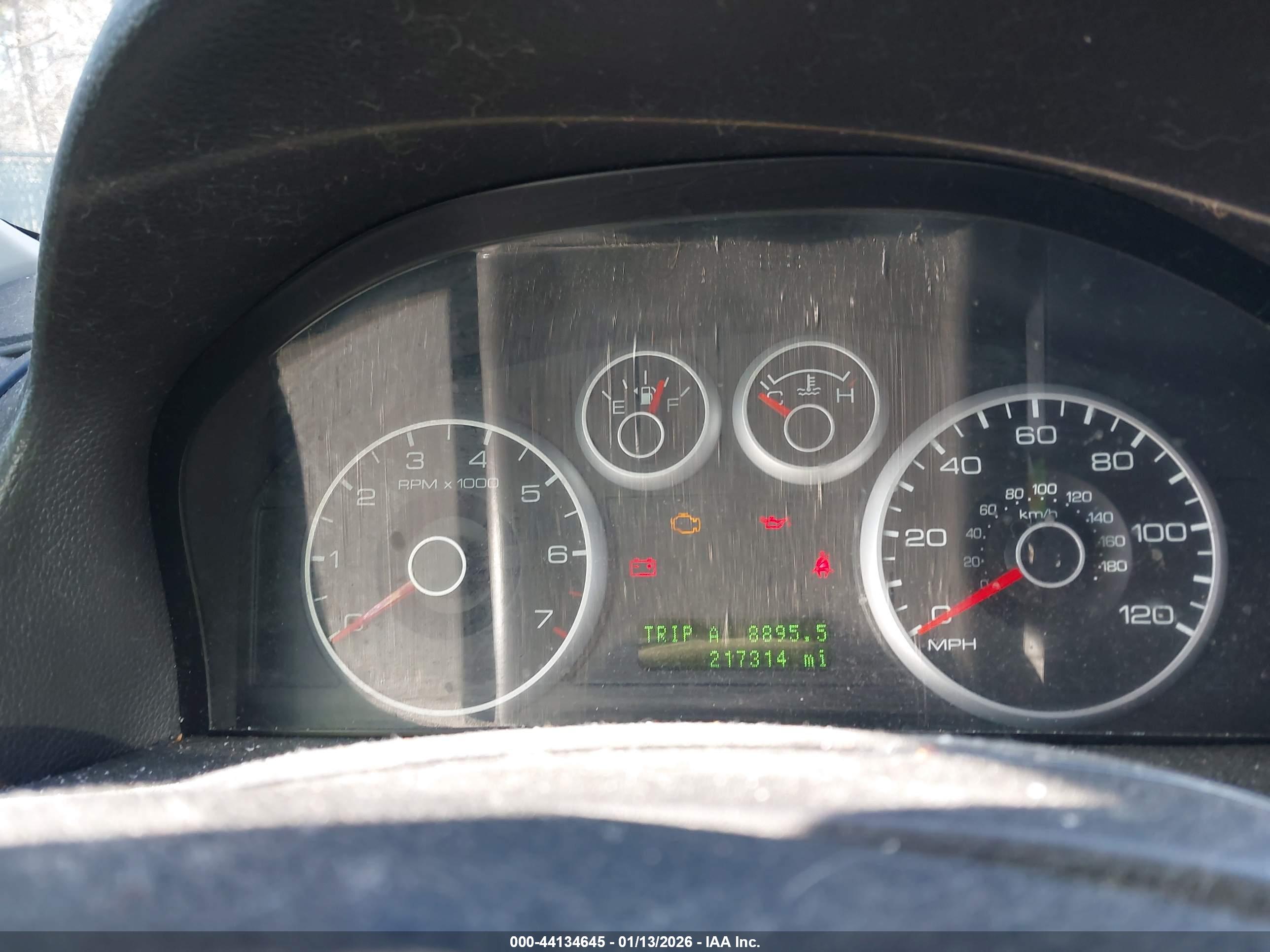 FORD FUSION image 7
