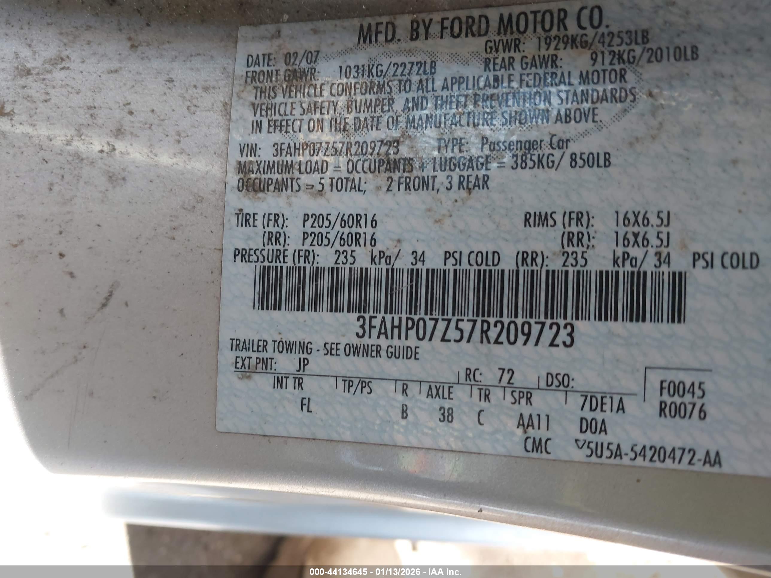 FORD FUSION image 9