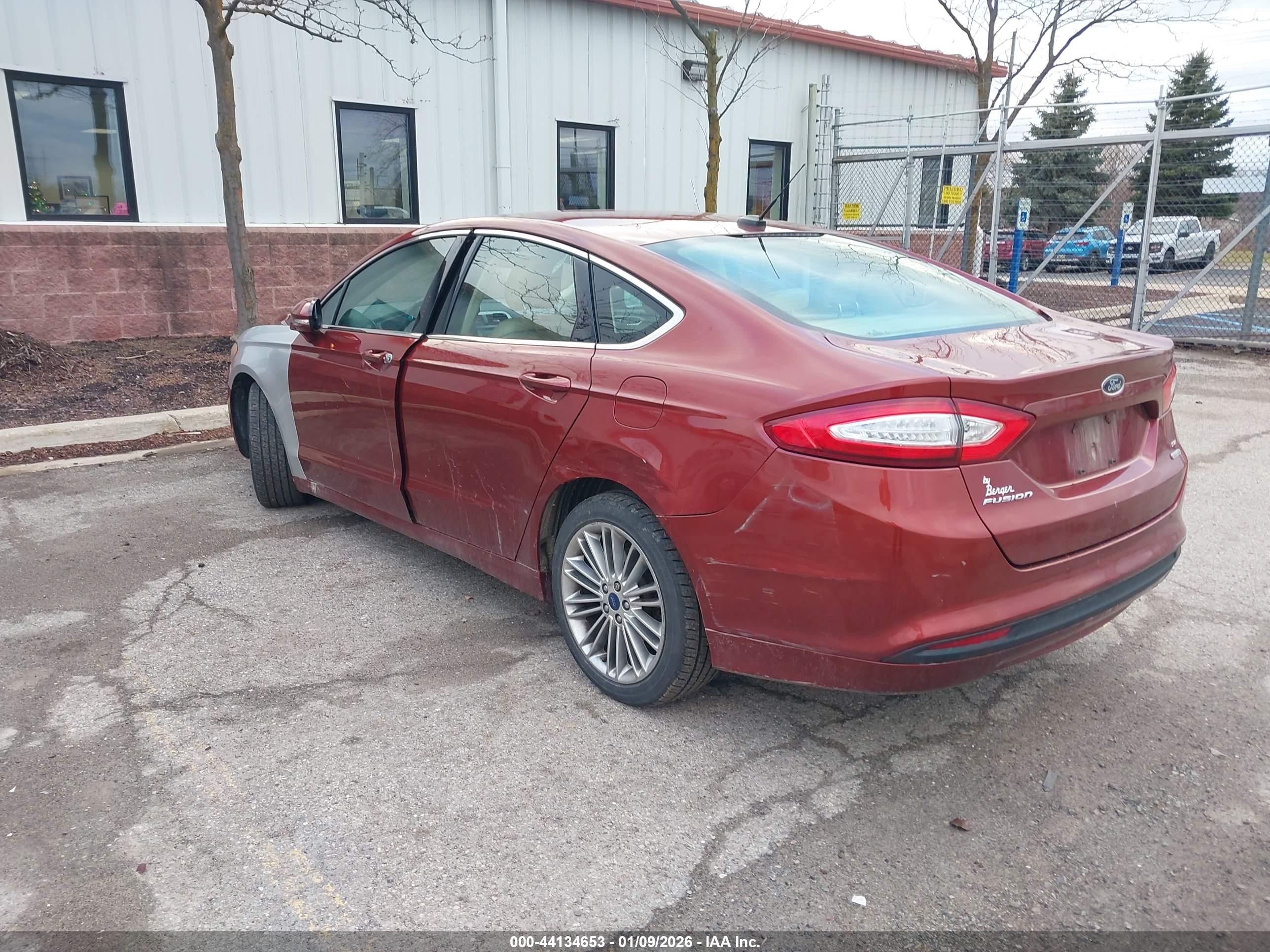 FORD FUSION image 3