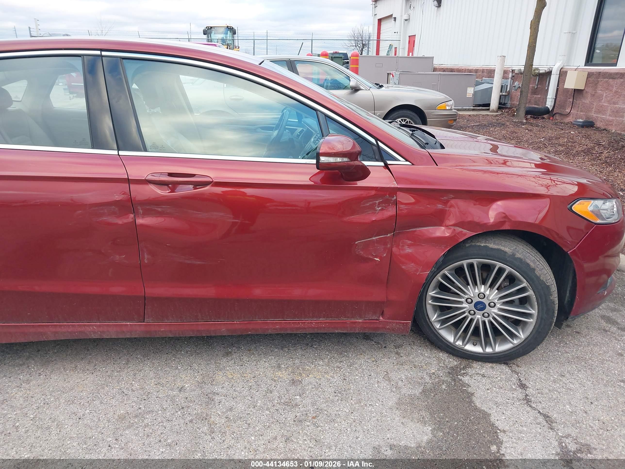 FORD FUSION image 6