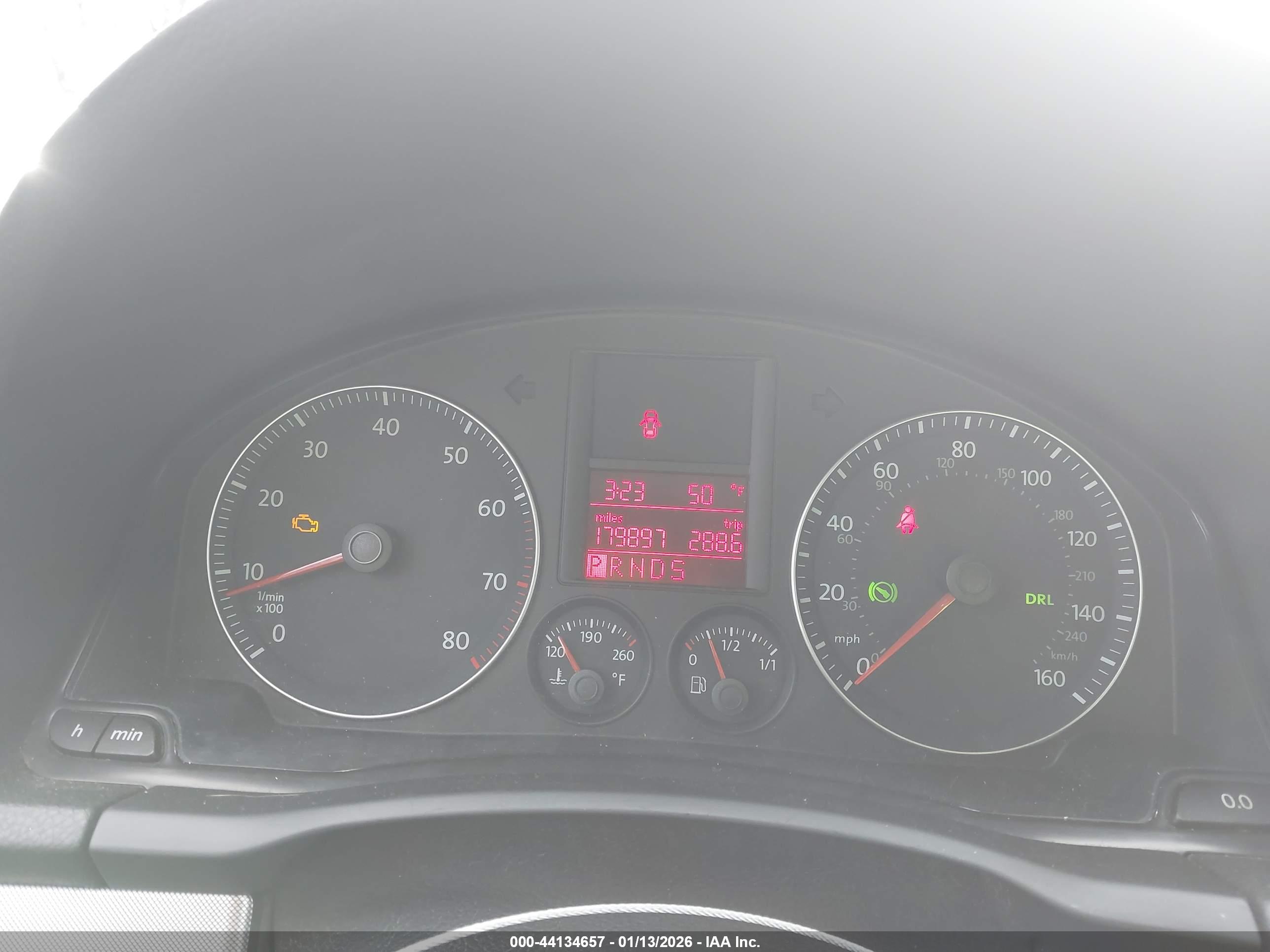 VOLKSWAGEN JETTA image 7