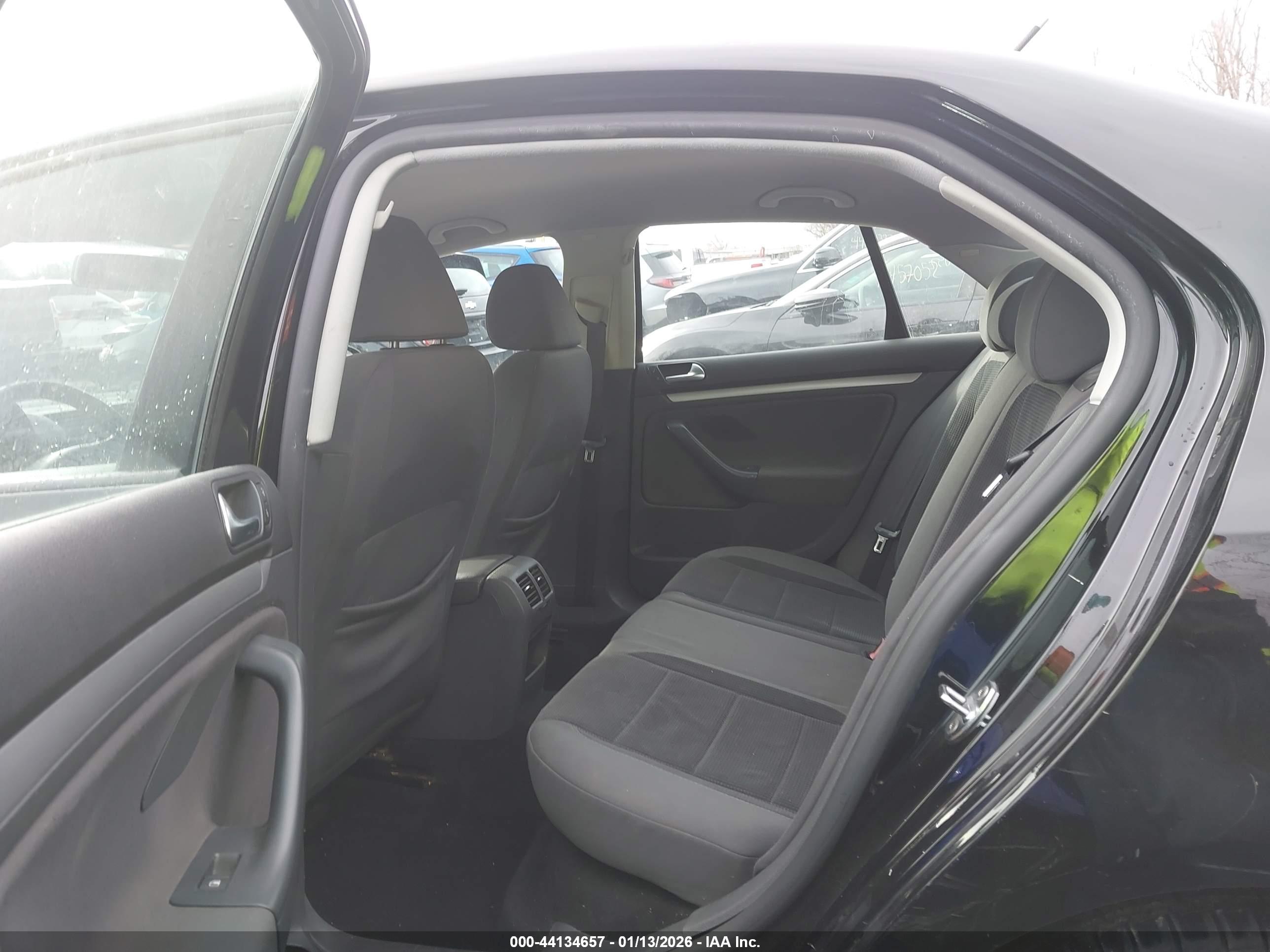 VOLKSWAGEN JETTA image 8