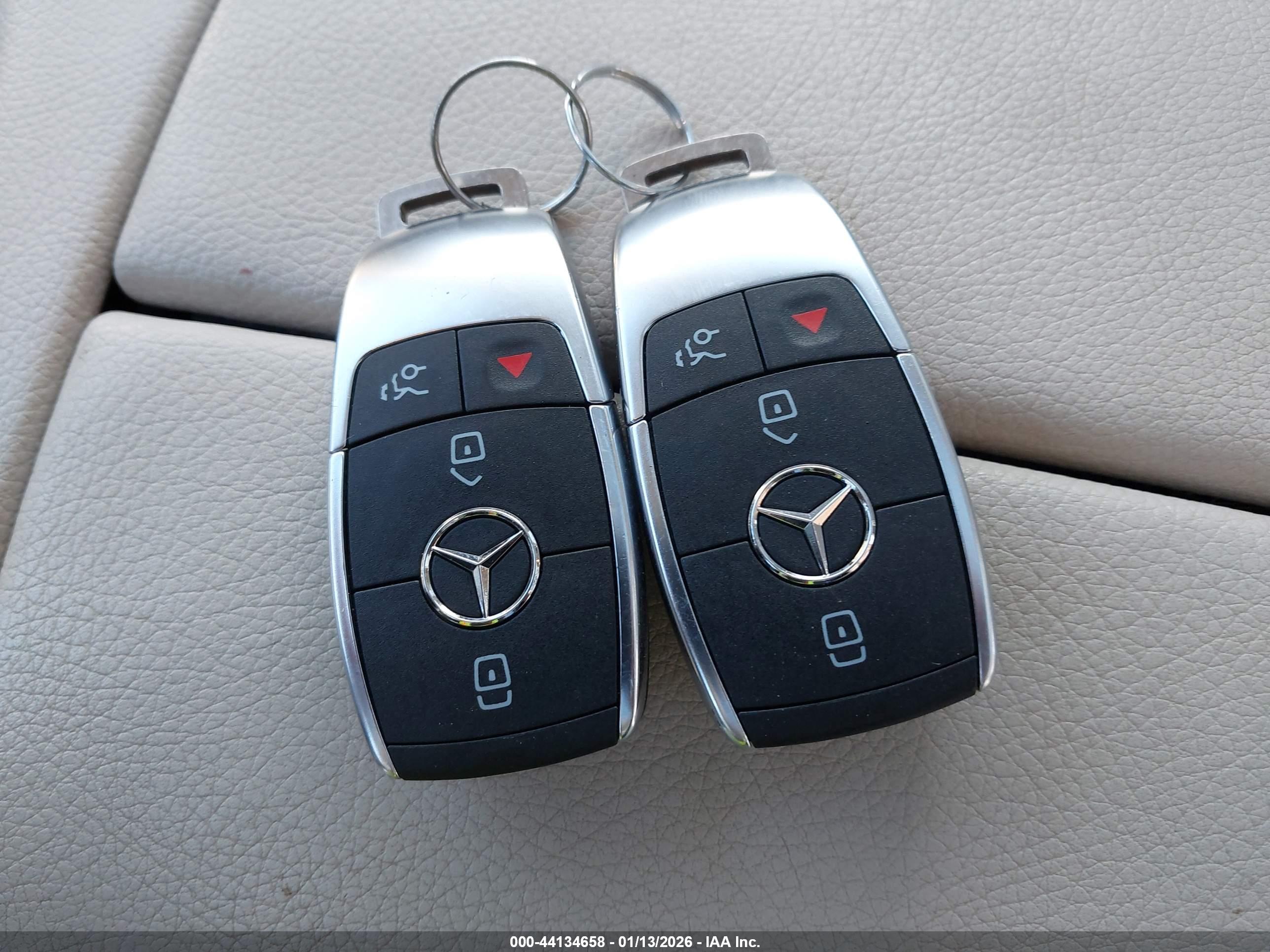 MERCEDES-BENZ GLS image 11