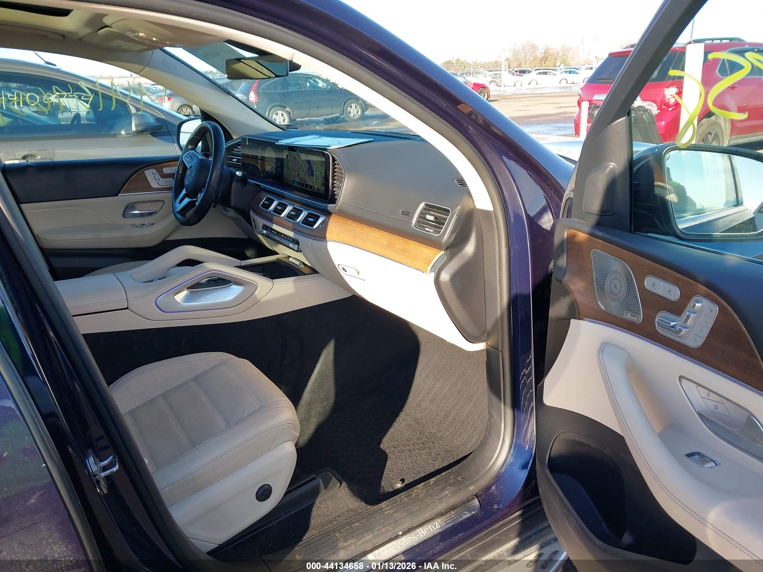 MERCEDES-BENZ GLS image 5