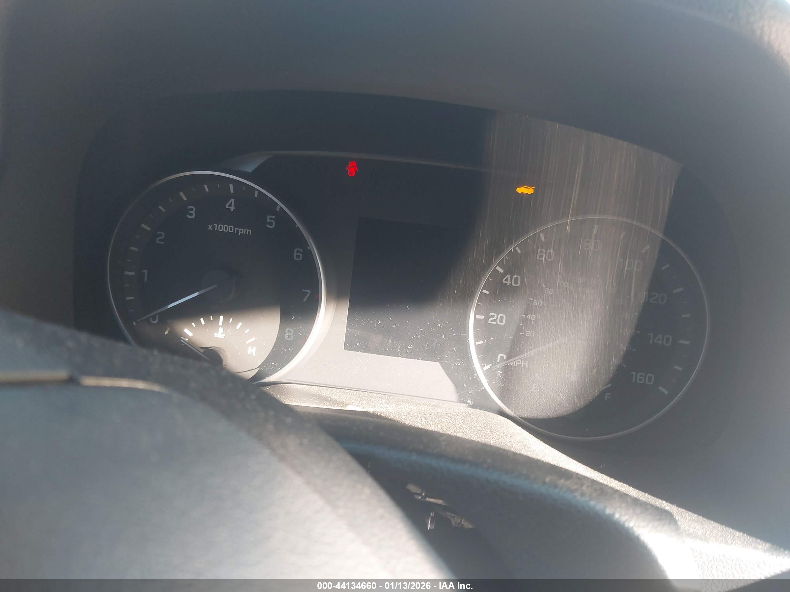 HYUNDAI ELANTRA image 7
