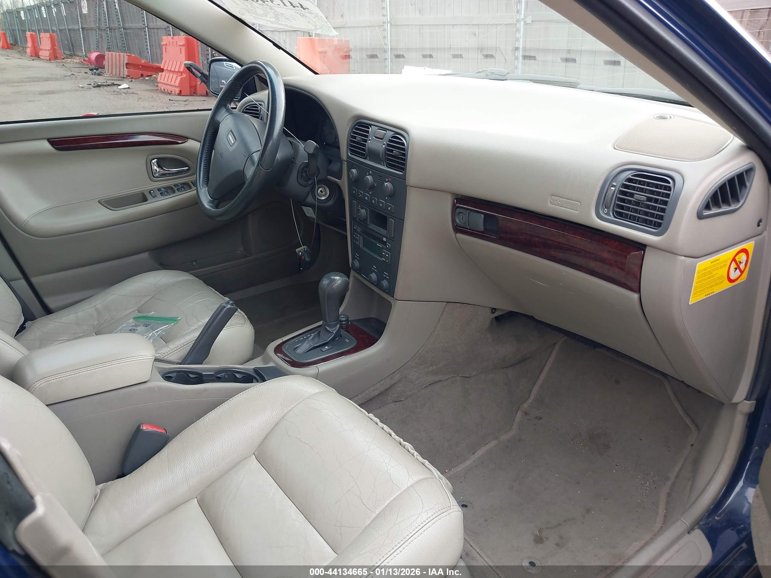 VOLVO S40 image 5