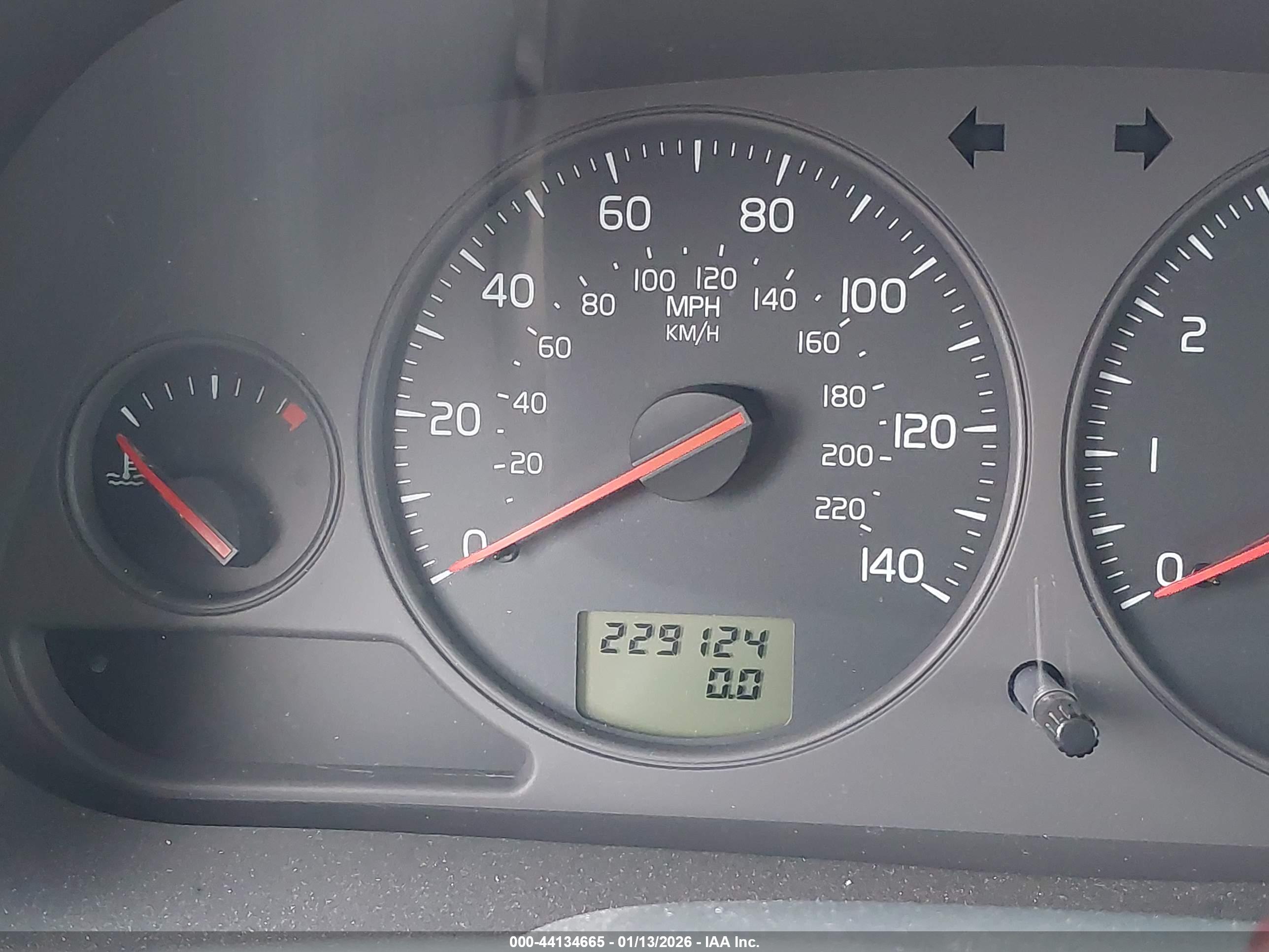 VOLVO S40 image 7