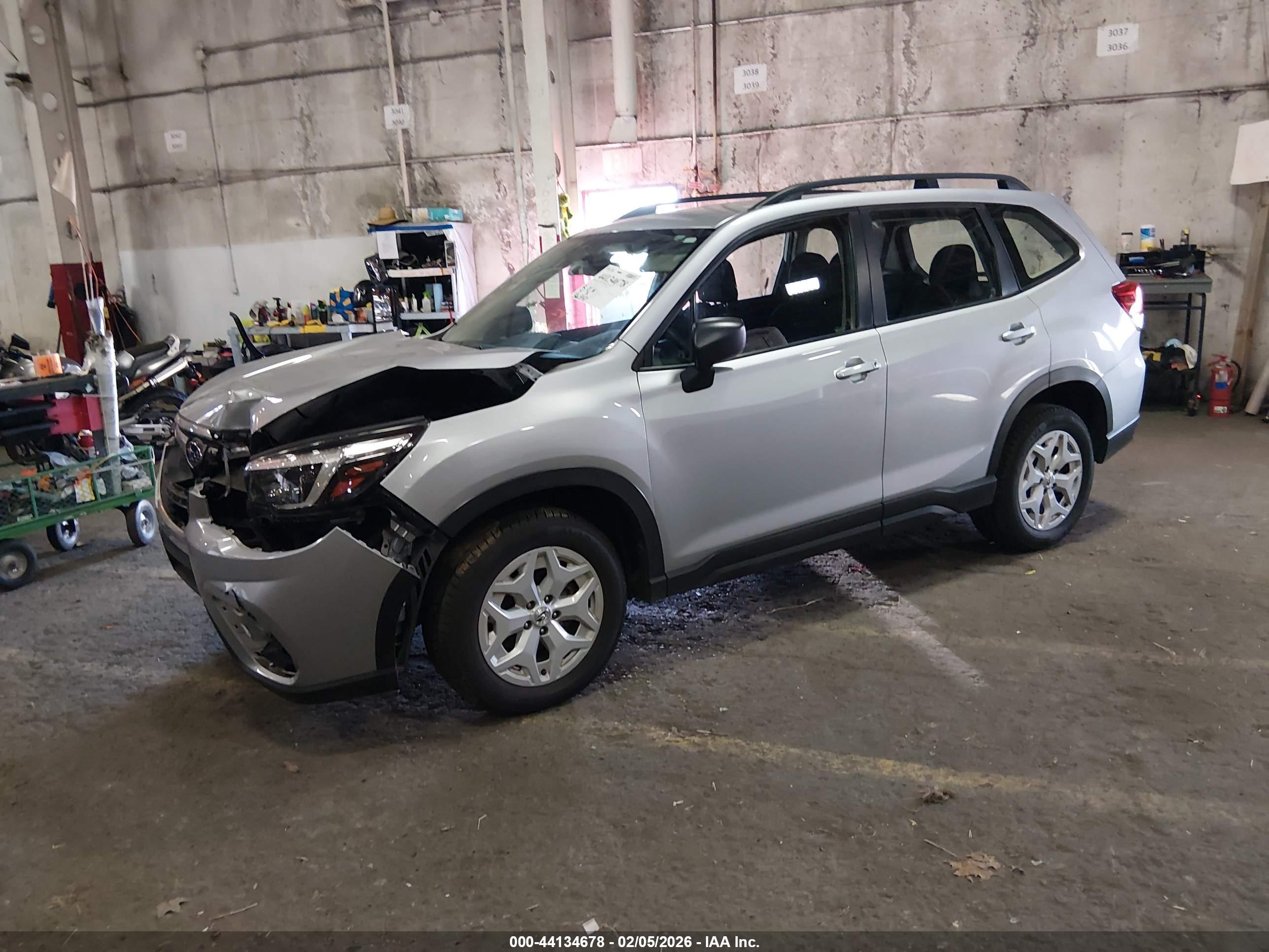 SUBARU FORESTER image 2