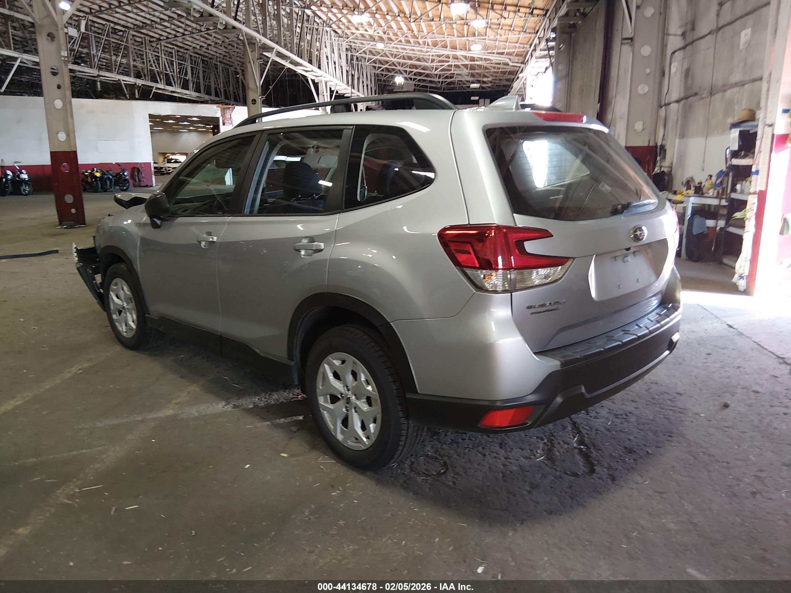 SUBARU FORESTER image 3