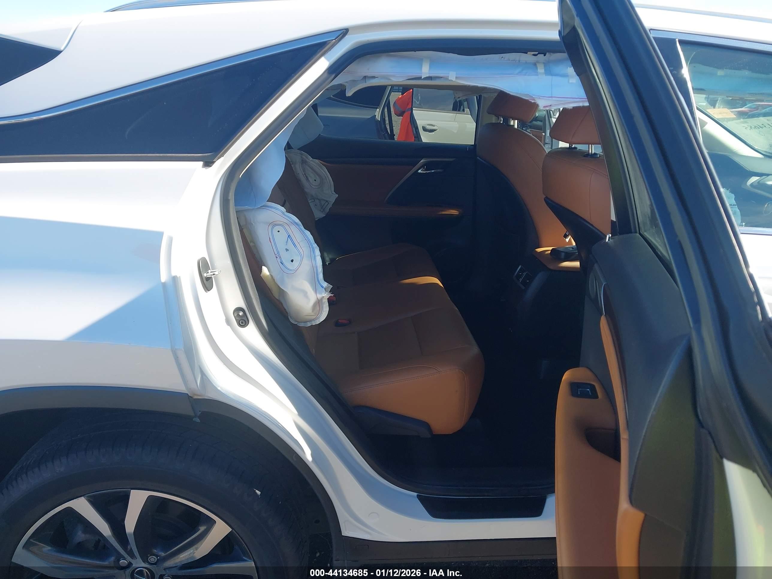 LEXUS RX image 8
