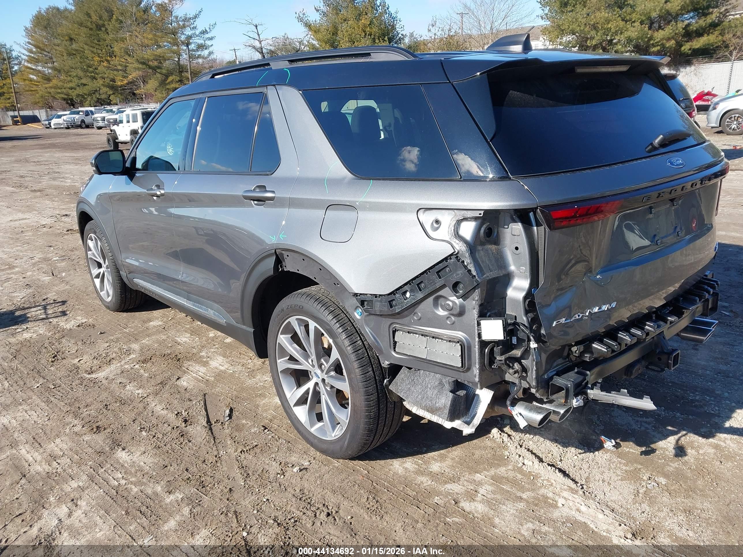 FORD EXPLORER image 3