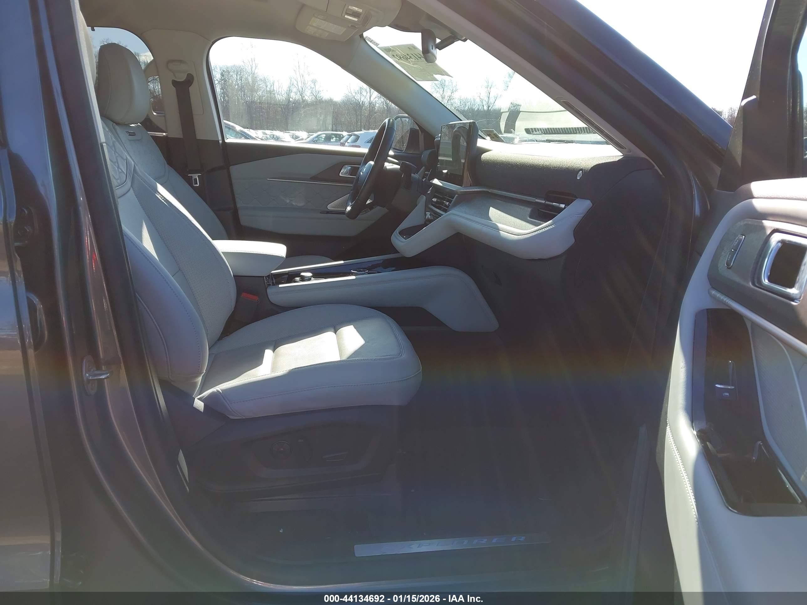 FORD EXPLORER image 5