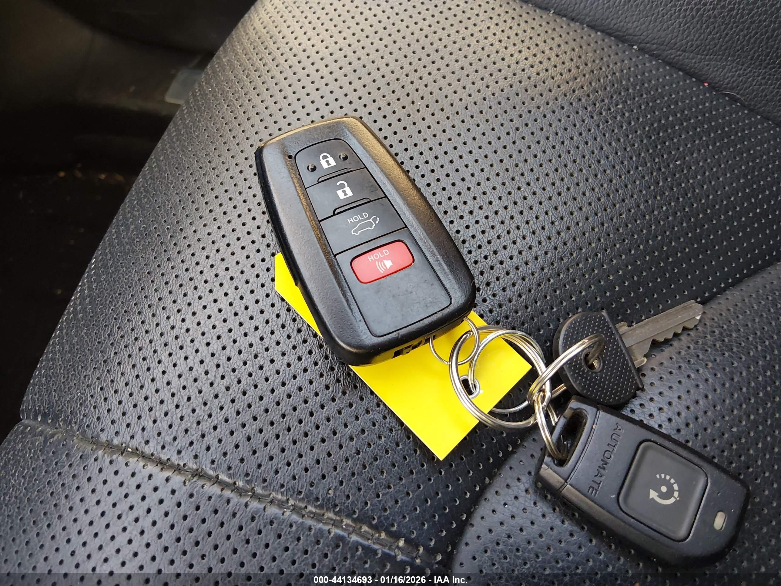 TOYOTA HIGHLANDER image 11