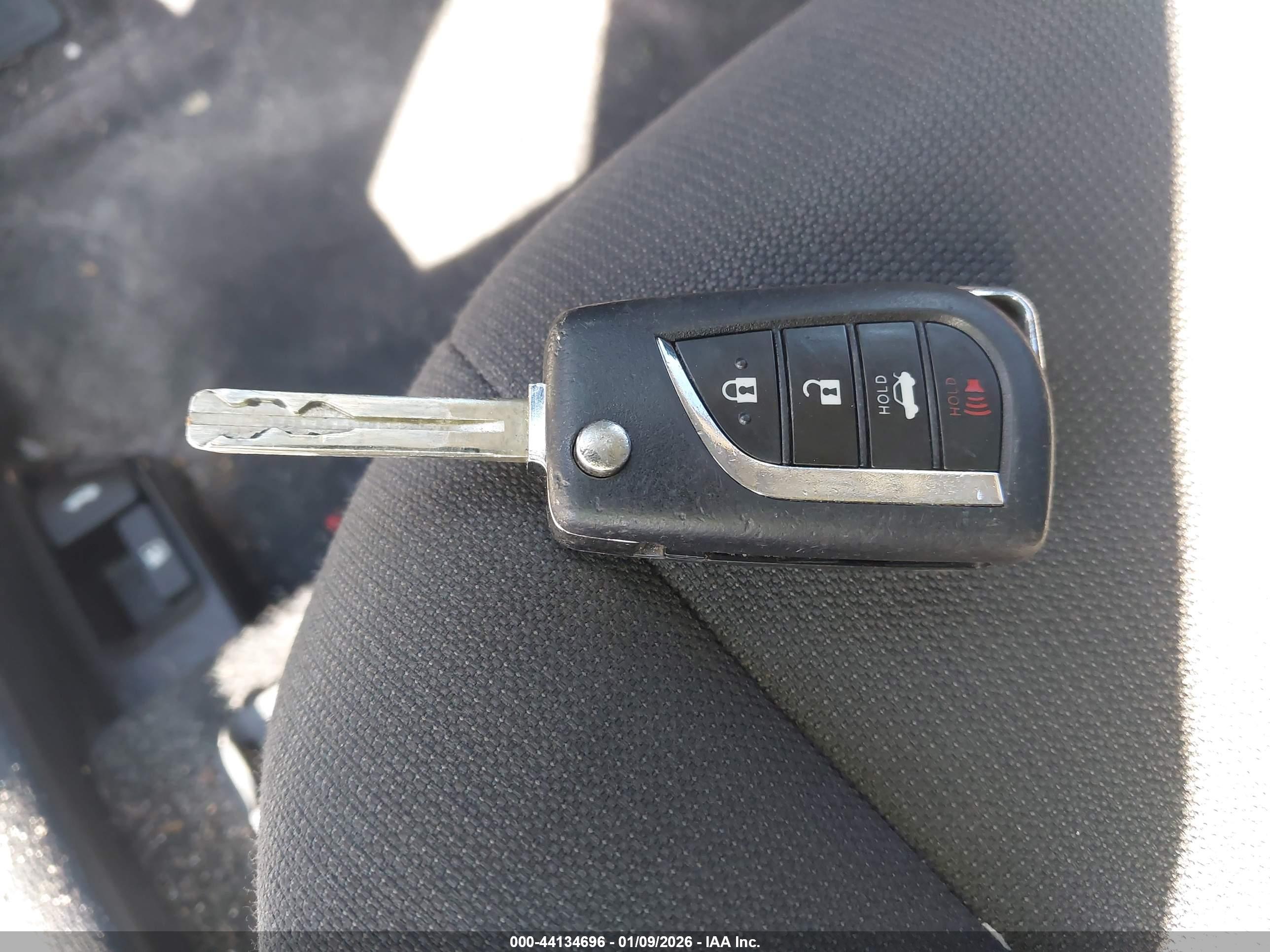 TOYOTA COROLLA image 11